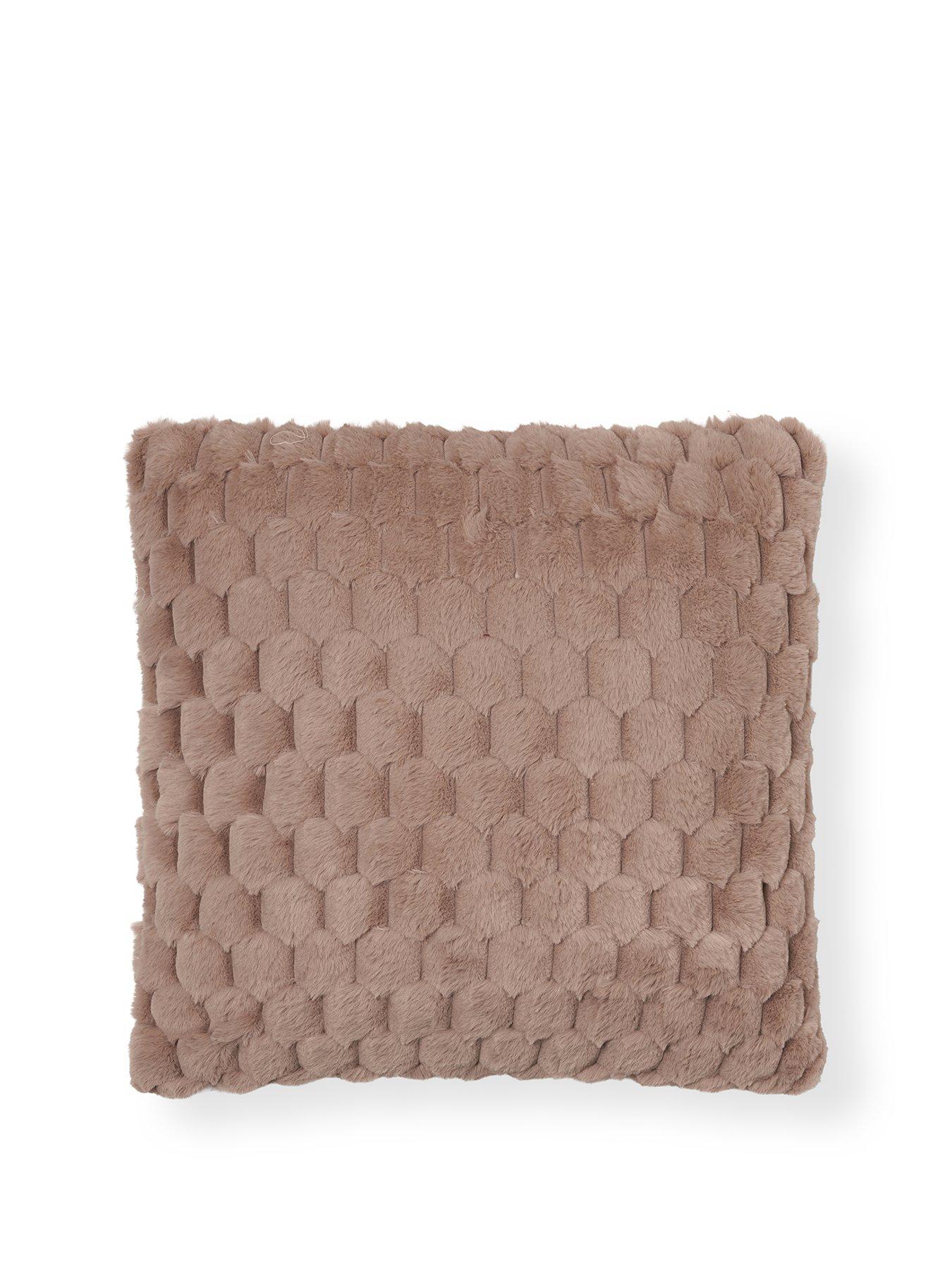 the-very-collection-tallada-faux-fur-cushionstillFront