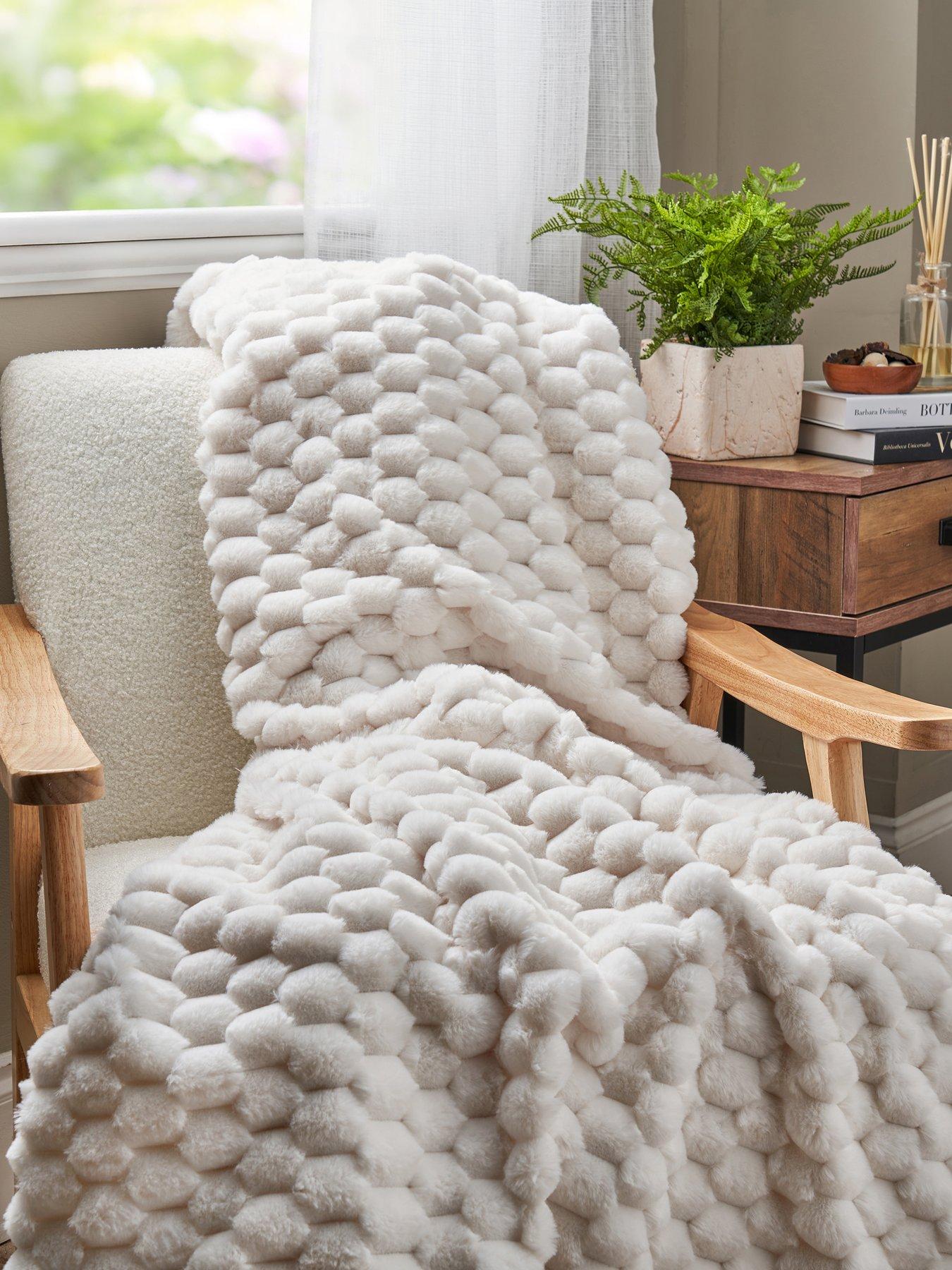 the-very-collection-tallada-faux-fur-throw