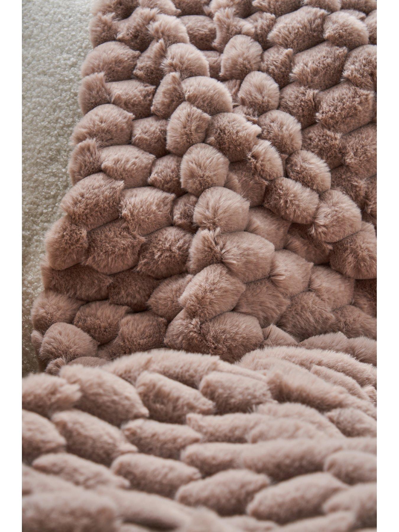 Image 3 of 5 of The Very Collection Tallada Faux Fur Throw