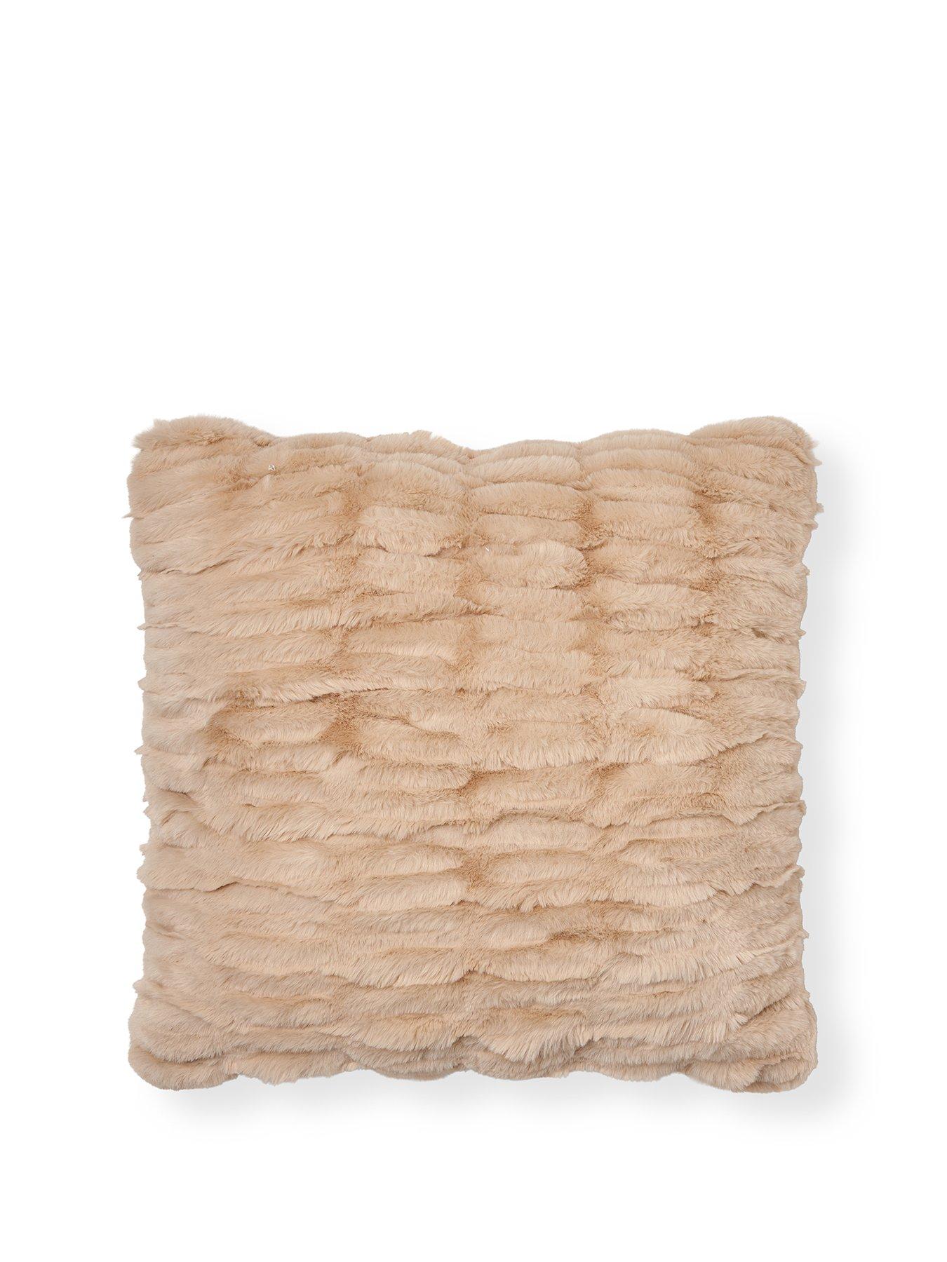 the-very-collection-nouveau-faux-fur-ruched-cushionstillFront