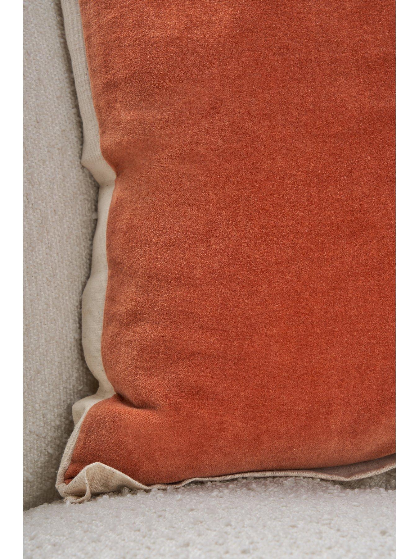 the-very-collection-velvet-frame-cushionoutfit