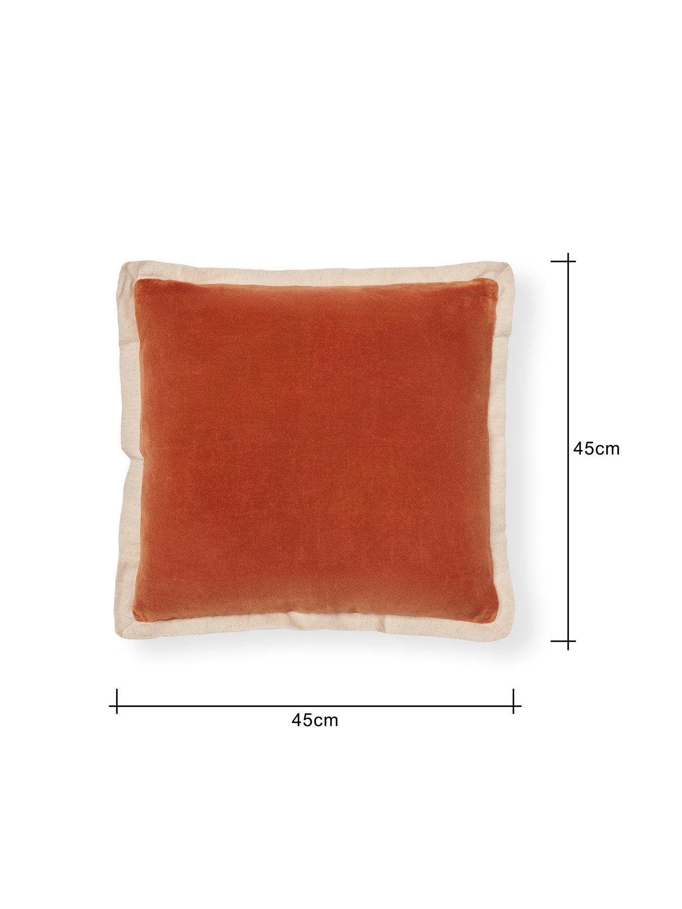 the-very-collection-velvet-frame-cushiondetail