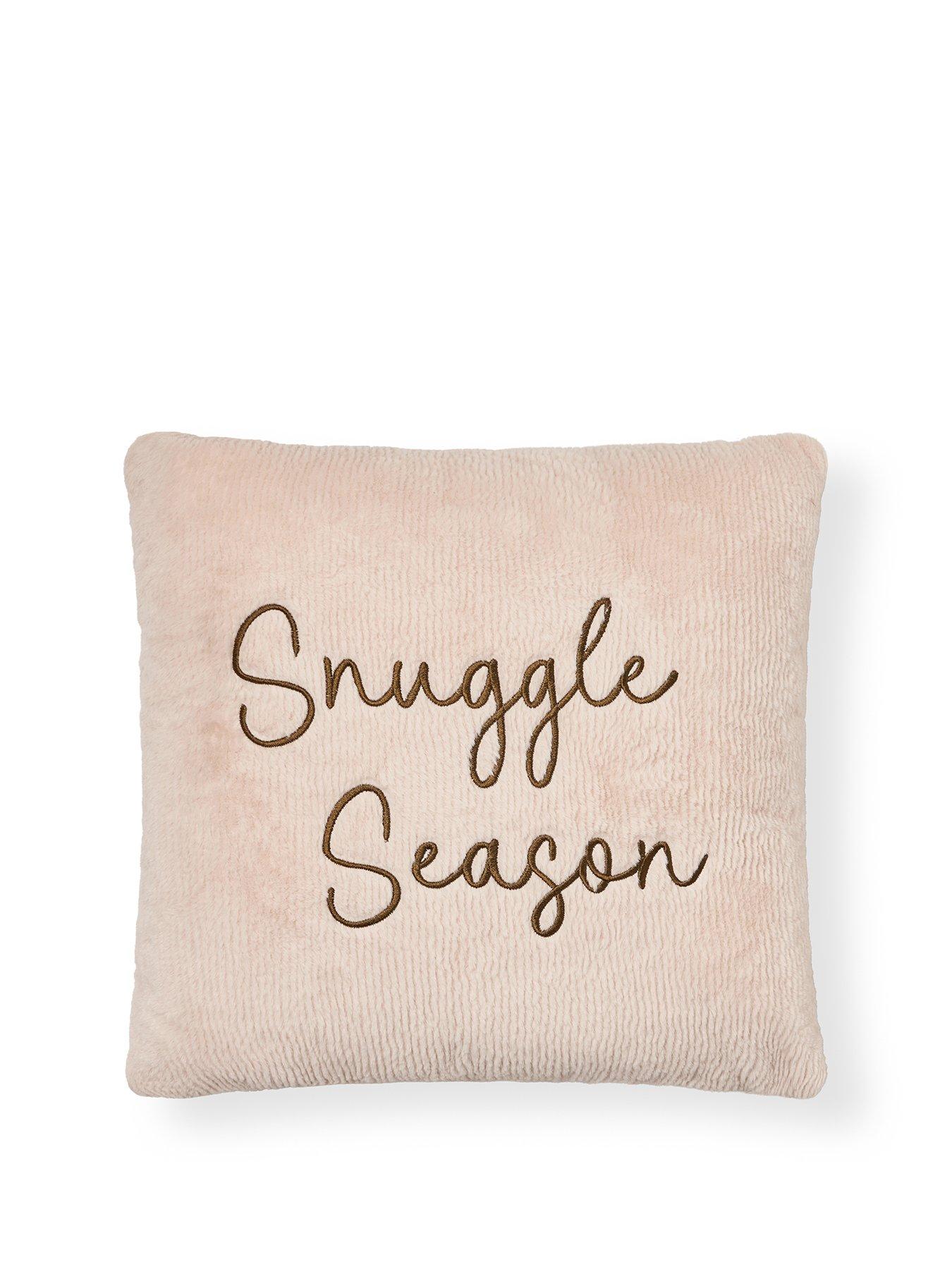 the-very-collection-snuggle-season-cushionstillFront