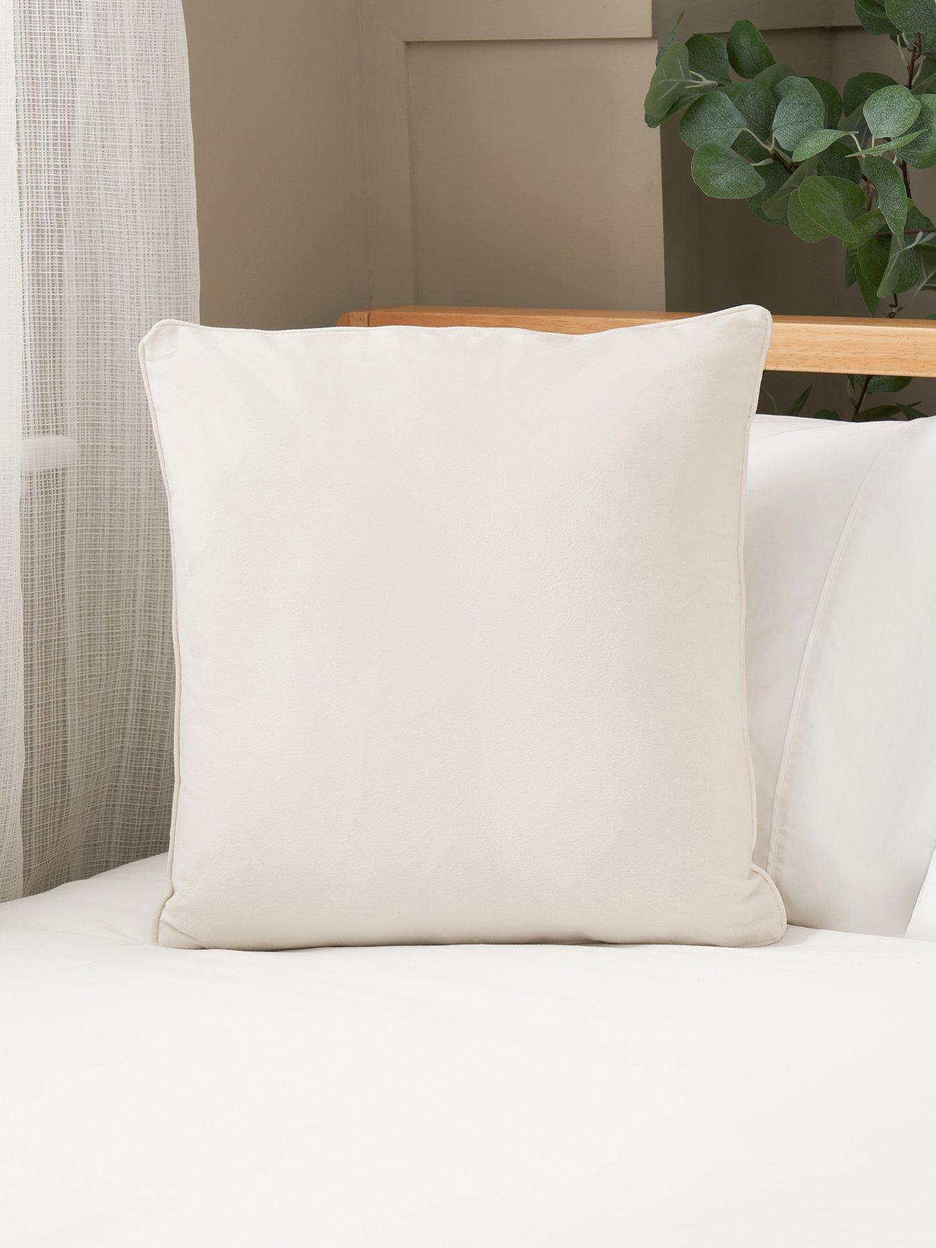 the-very-collection-piped-velour-cushion