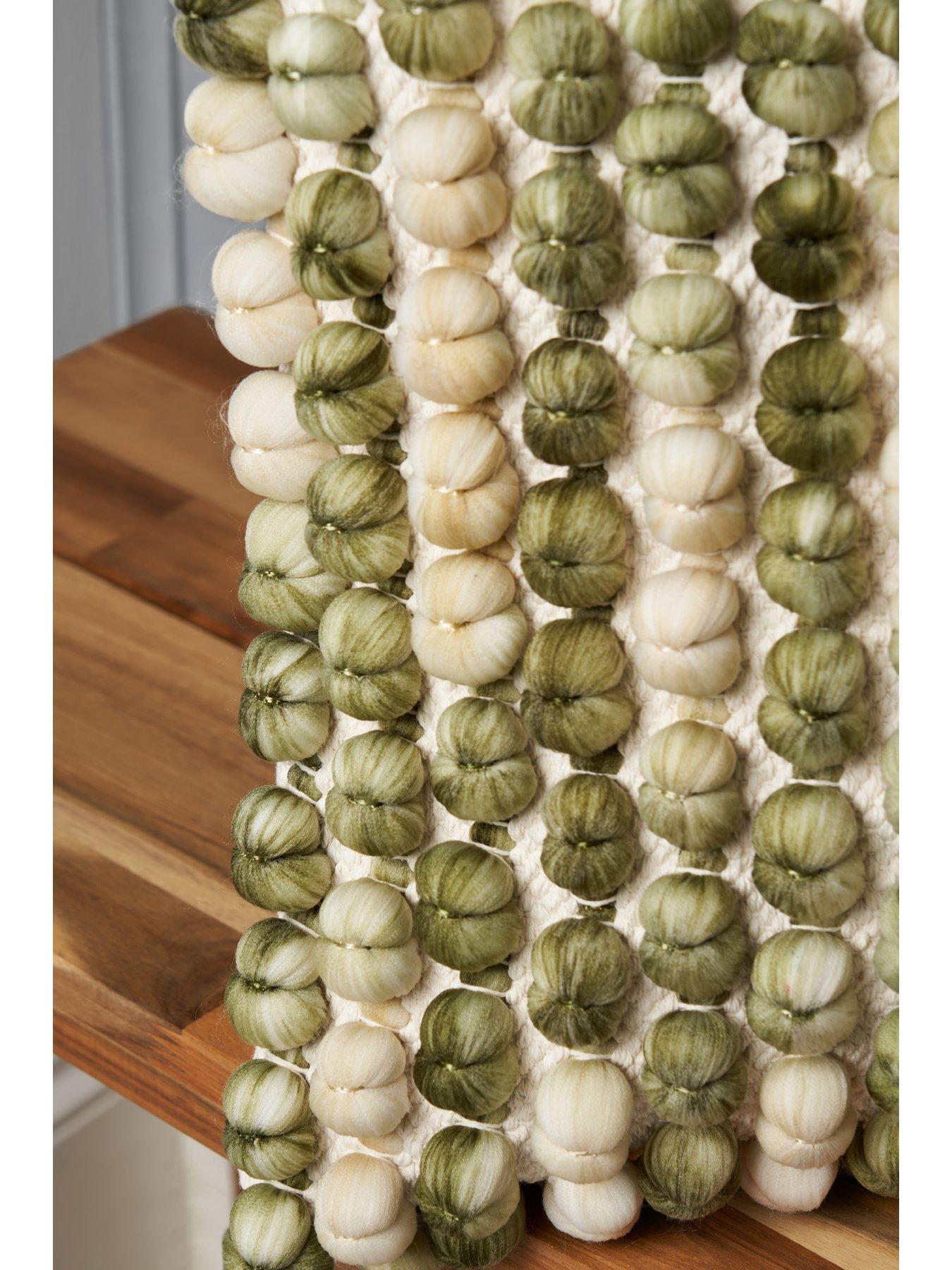 the-very-collection-marled-bobble-cushionoutfit
