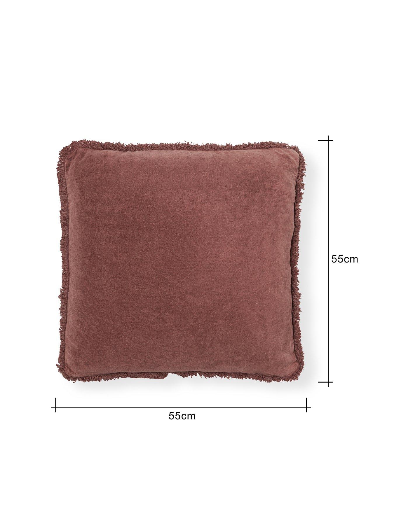 the-very-collection-camille-cushionoutfit