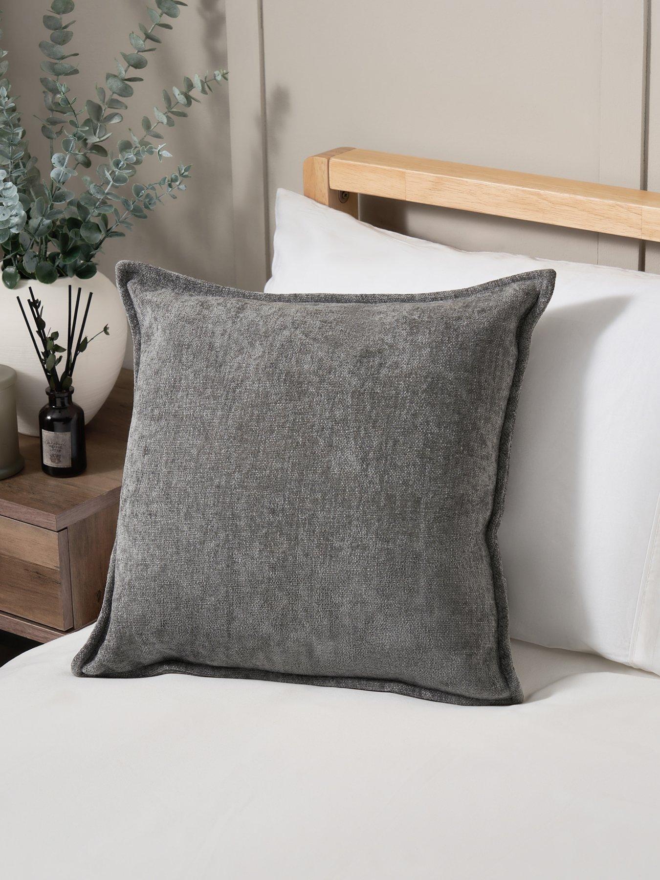 the-very-collection-oxford-chenille-cushion
