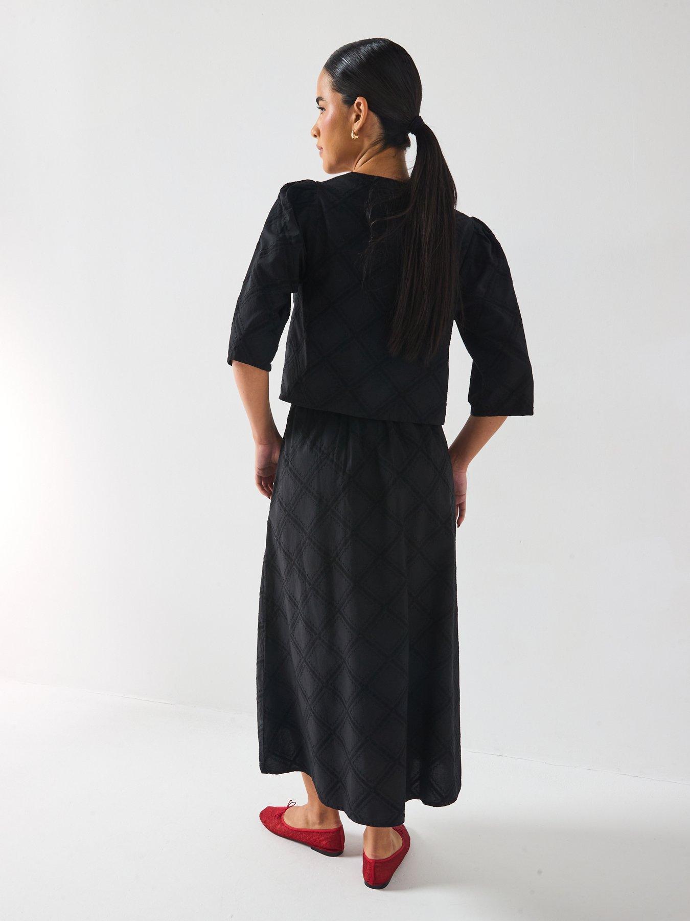 Image 6 of 6 of PIECES Francis 3/4 Sleeve Woven Top - Black
