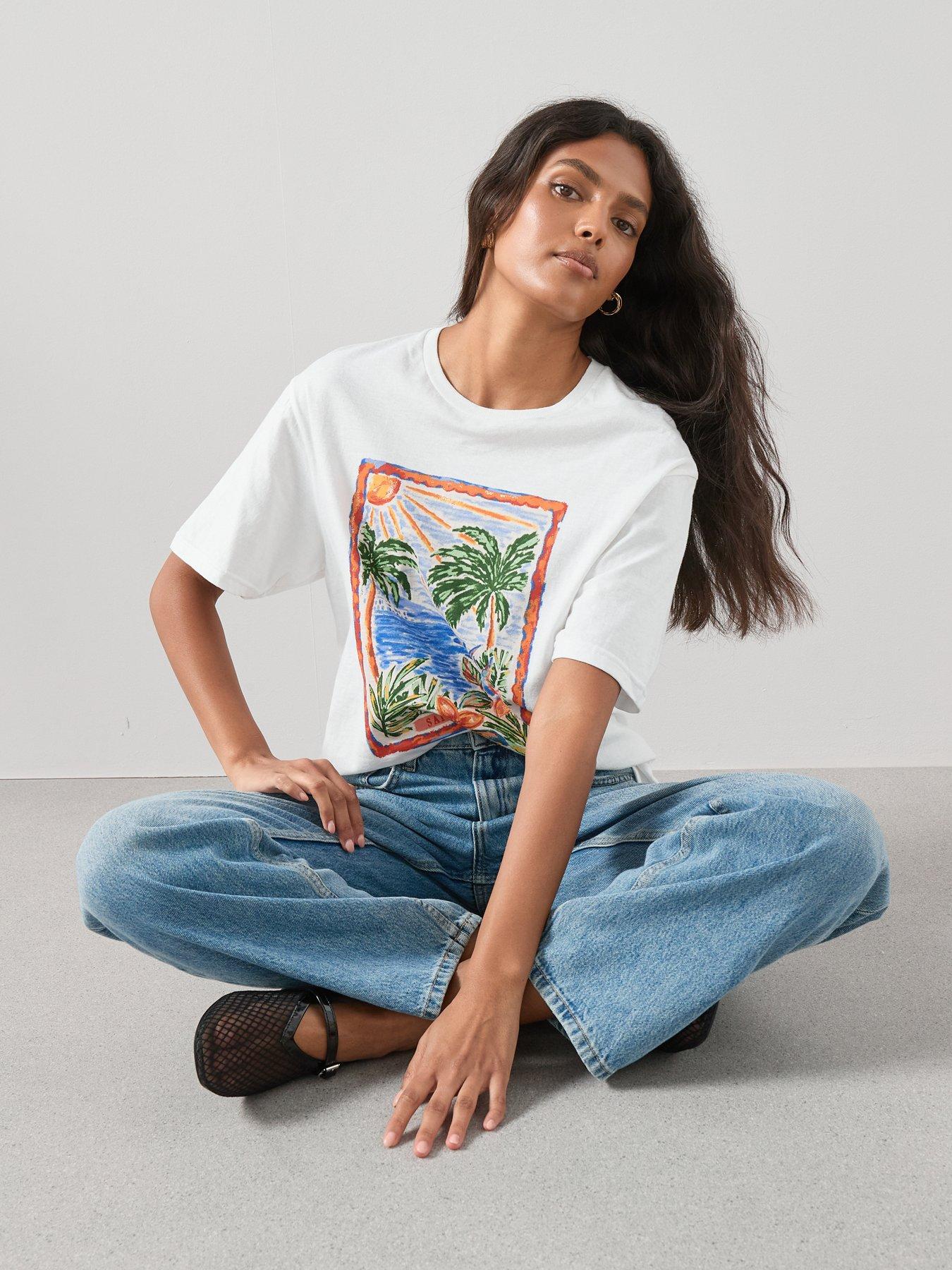 Image 5 of 6 of V by Very Saint Tropez Oversized Graphic T-Shirt - White