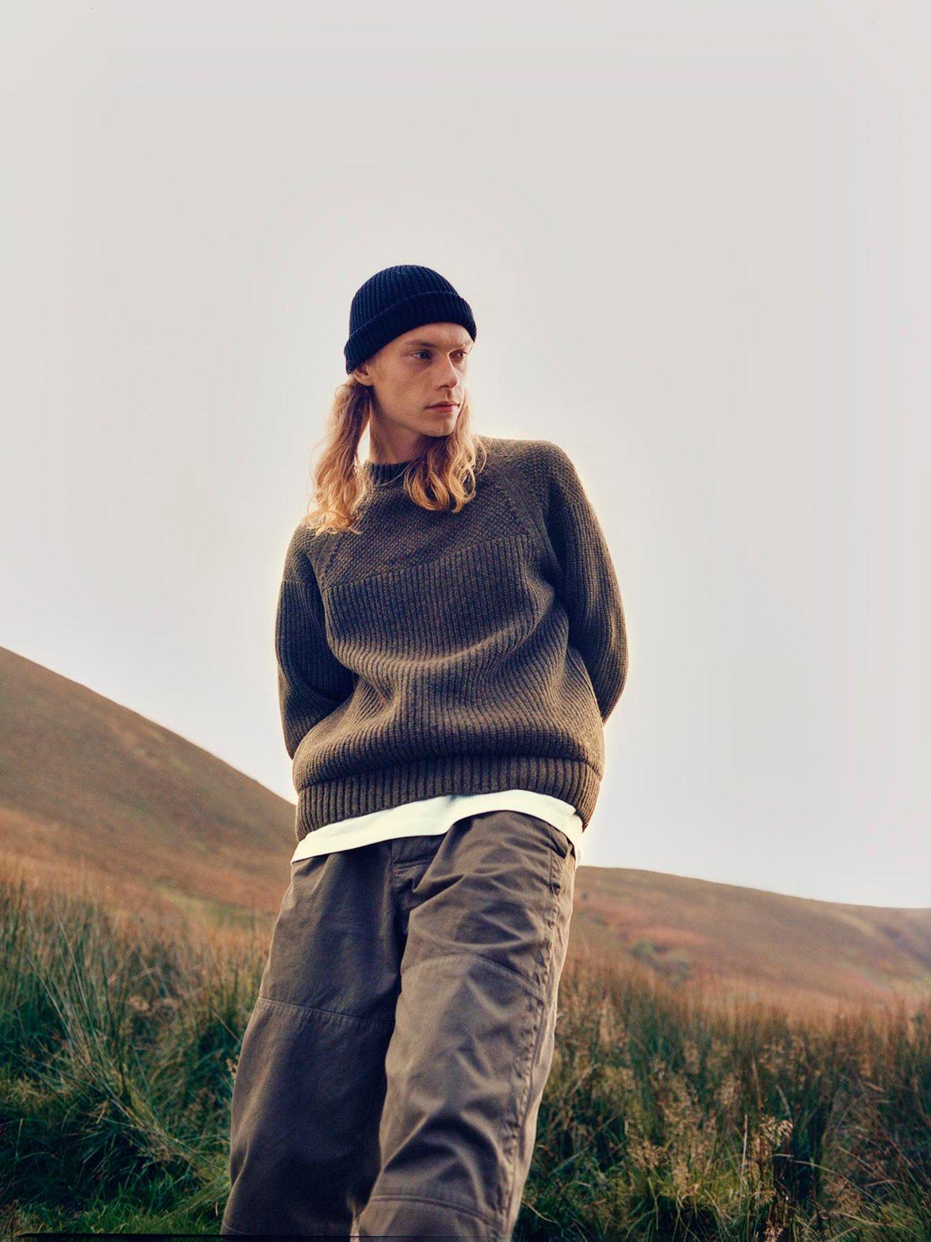 Image 2 of 4 of Barbour Mosely Small Knitted Beanie Hat - Black