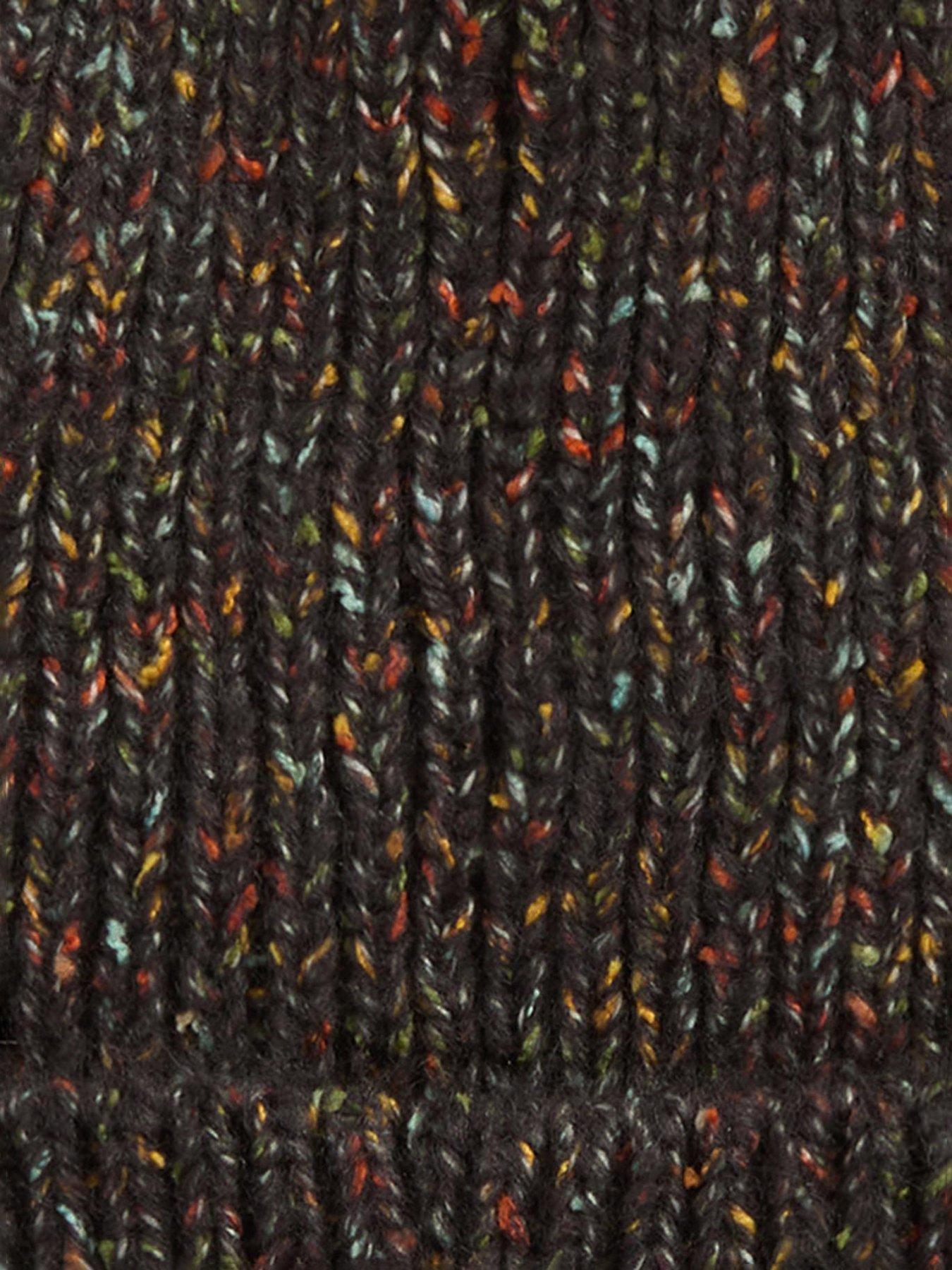 barbour-eston-stamp-logo-beanie-hat-dark-greendetail