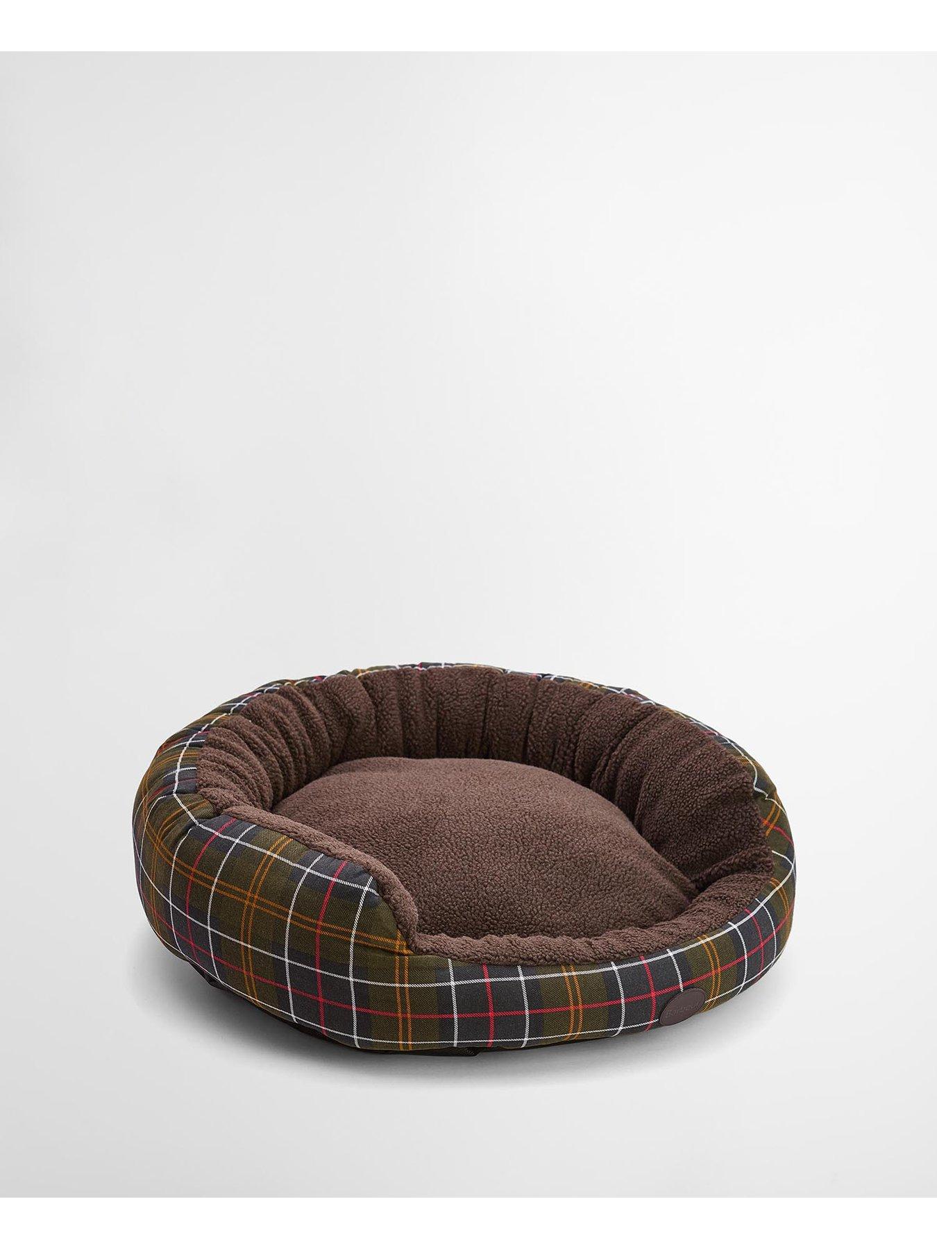 barbour-dog-tartan-snuggle-bed-30-multioutfit