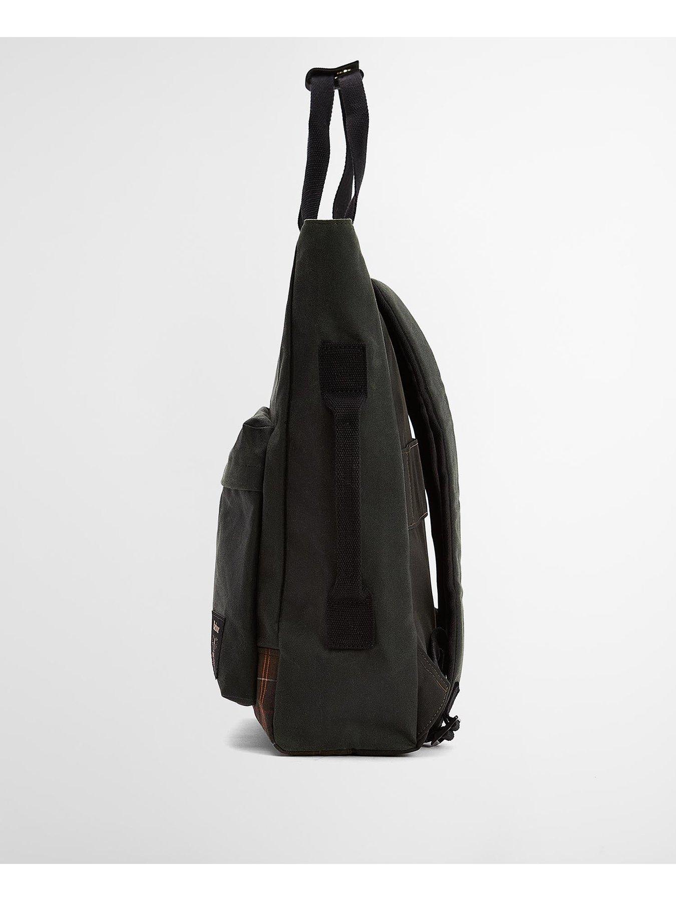 barbour-field-wax-backpack-dark-greenoutfit