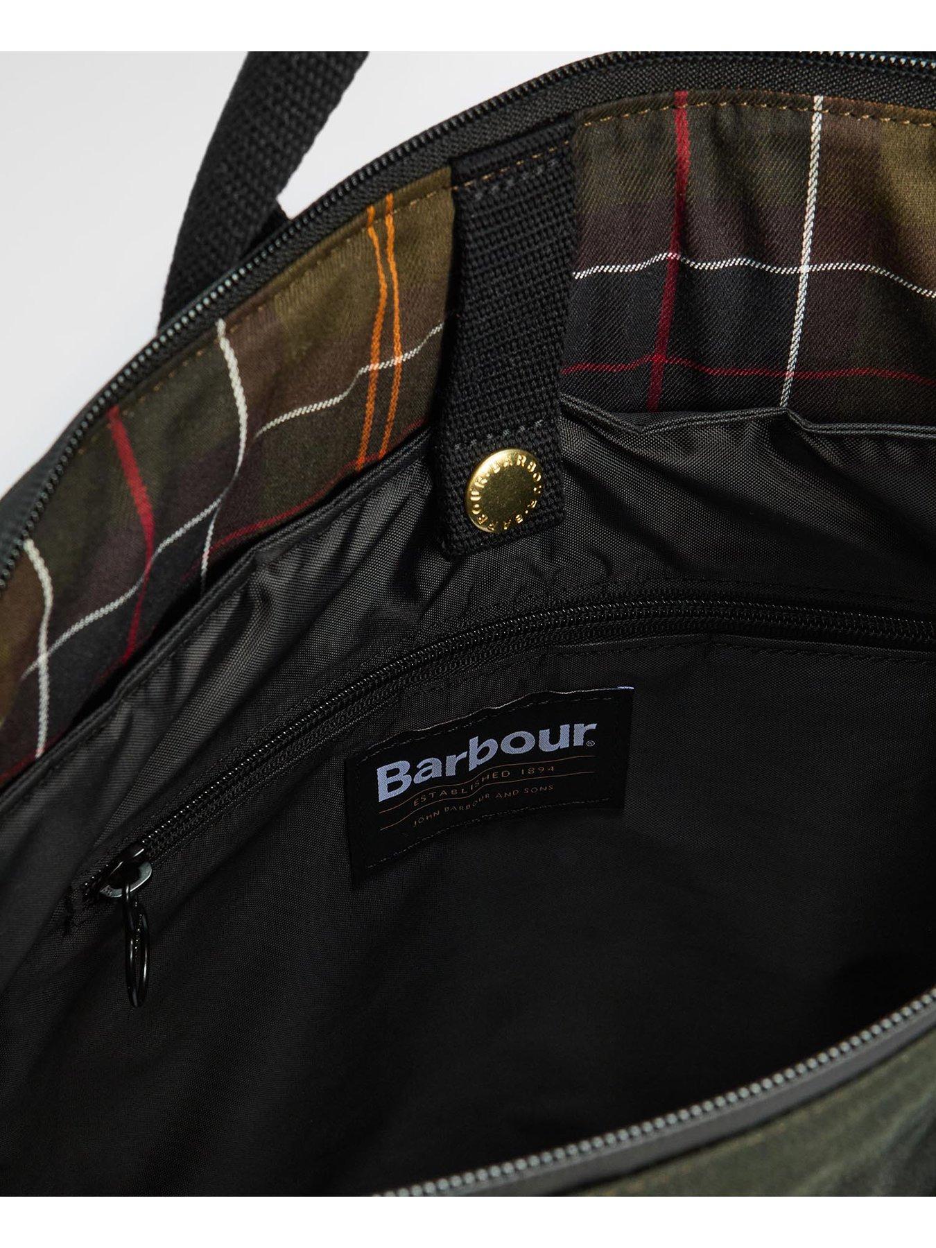 barbour-field-wax-backpack-dark-greendetail