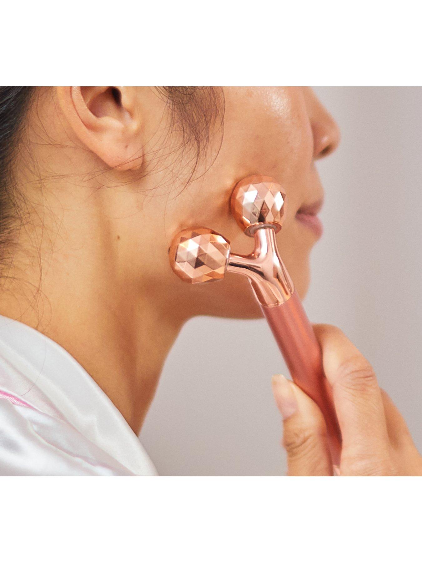 love-my-skin-complete-contouring-facial-roller-setoutfit