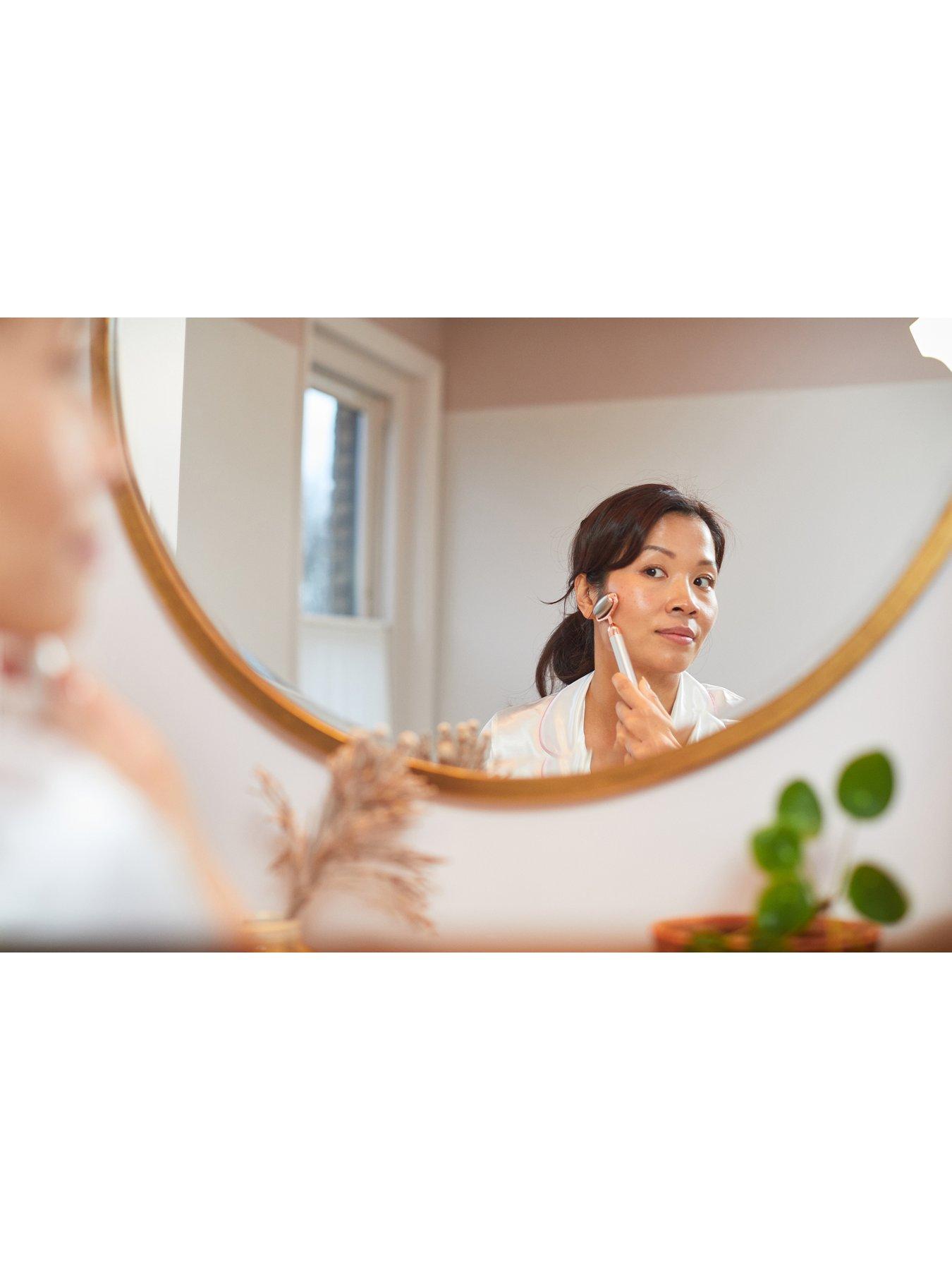 love-my-skin-cryotherapy-smooth-facial-rolleroutfit