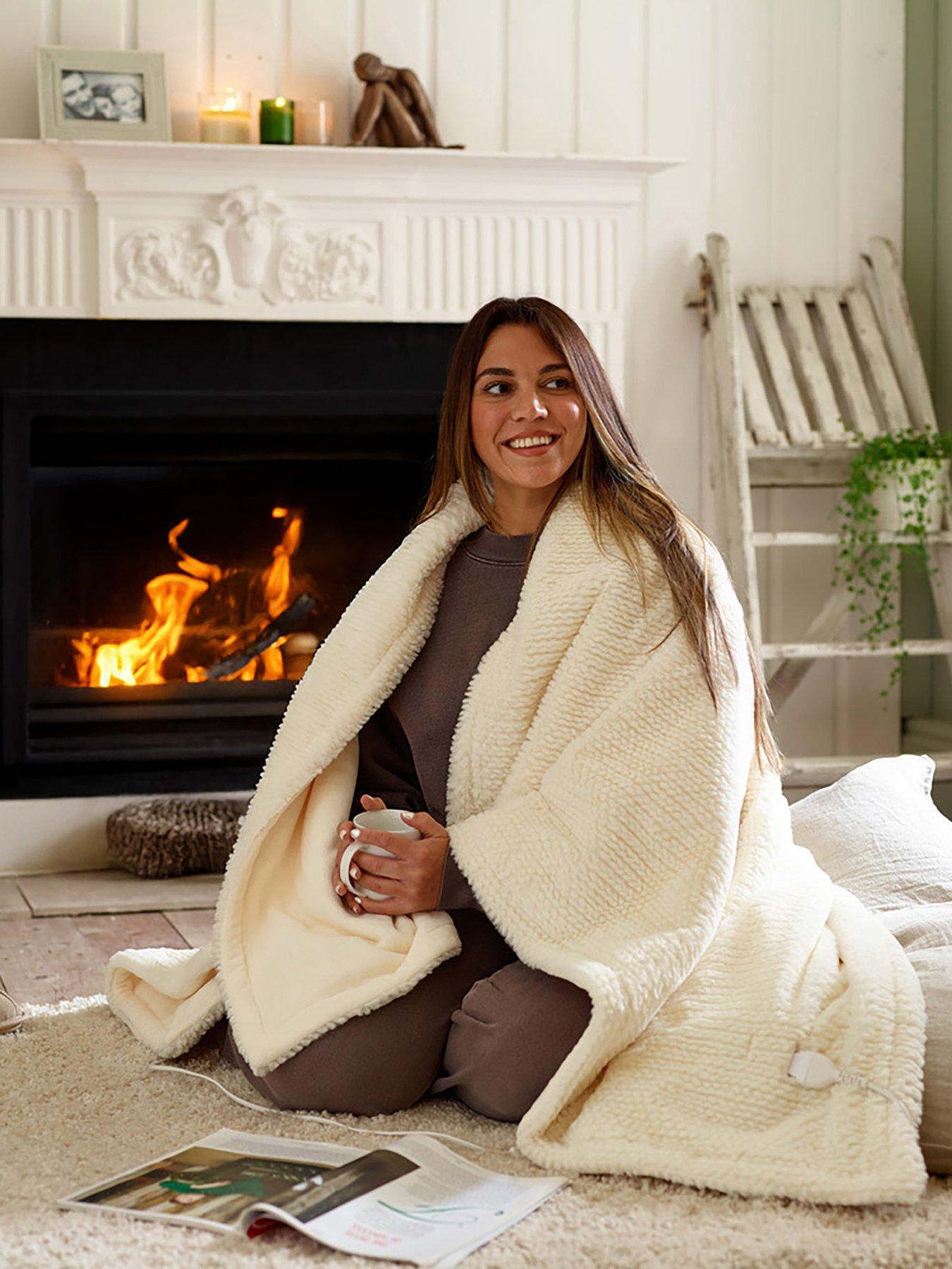 the-lyndon-co-sandringham-heated-faux-fur-throw