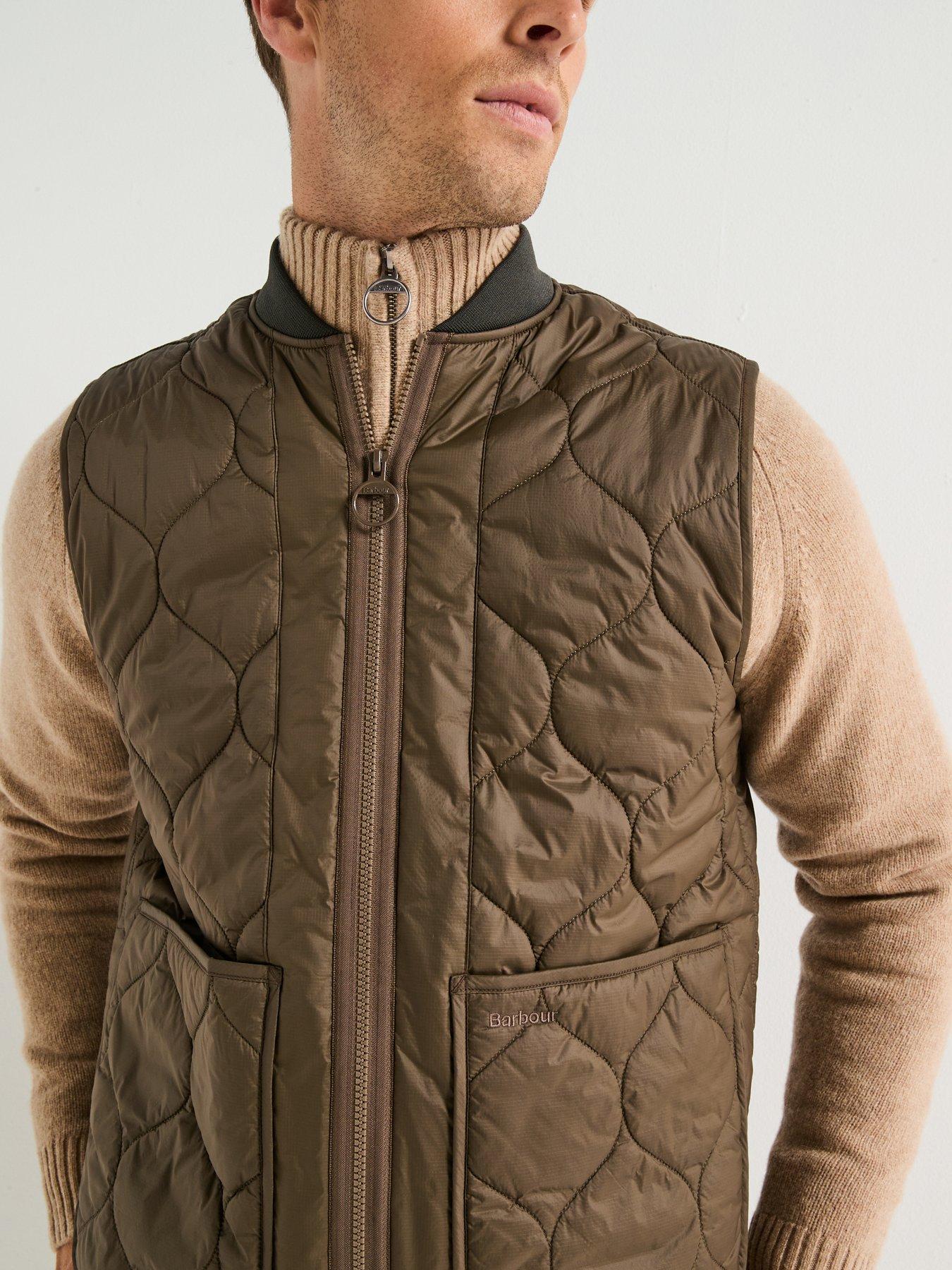 barbour-re-engineered-utility-liddesdale-quilted-gilet-khakioutfit