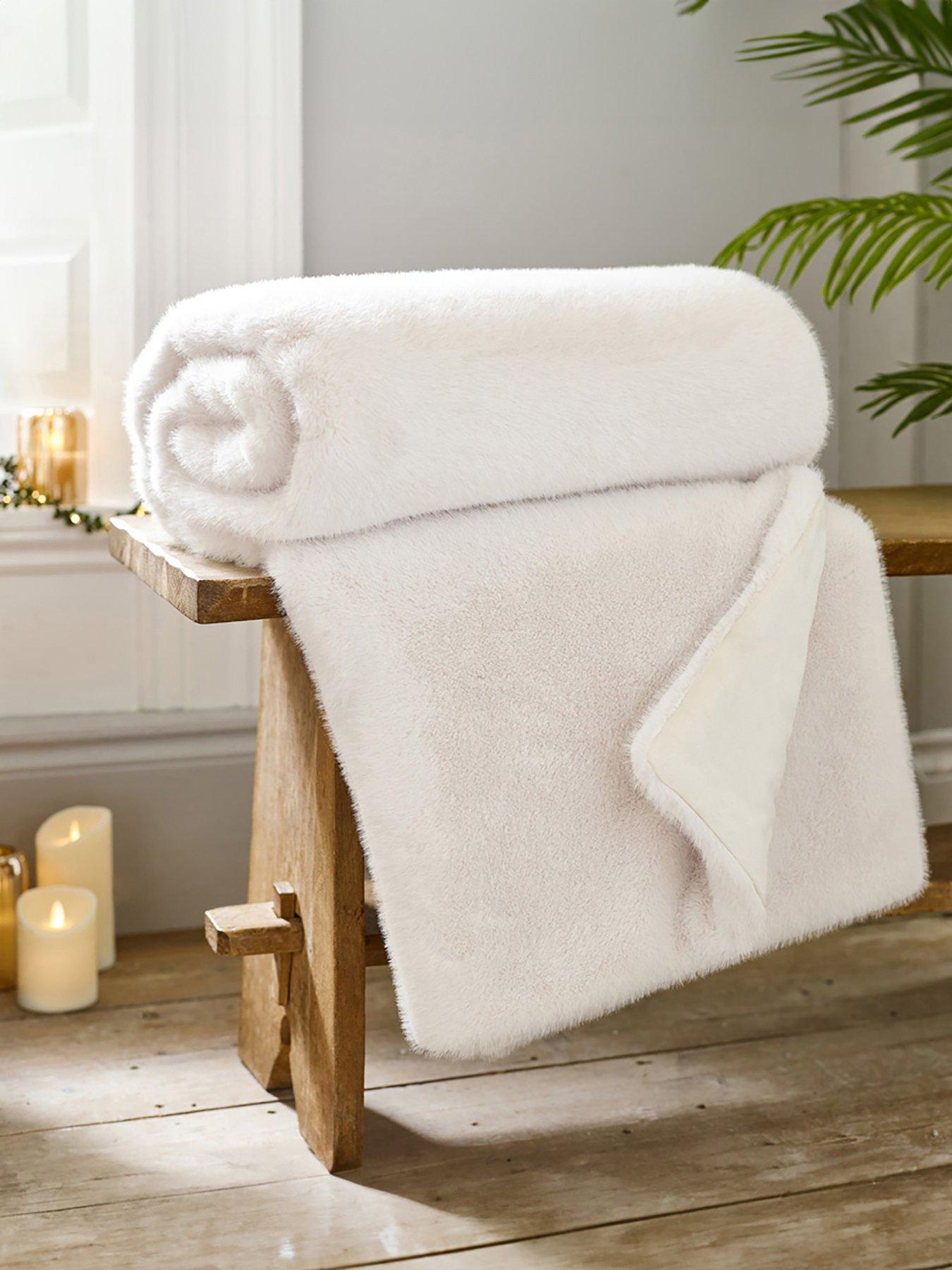 the-lyndon-co-ashford-faux-fur-throw-130x180cmfront
