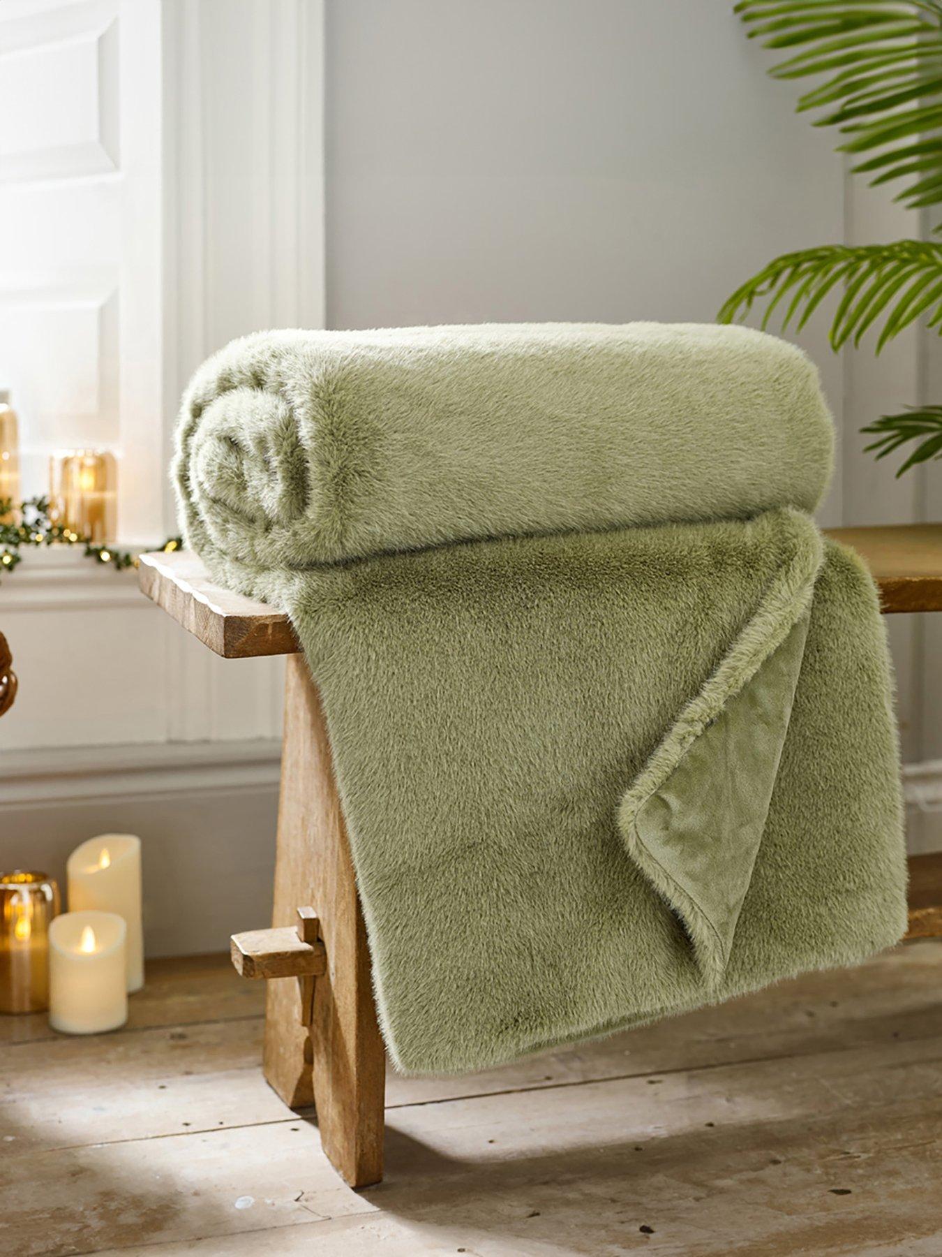 The Lyndon Co Ashford Faux Fur Throw 130x180cm