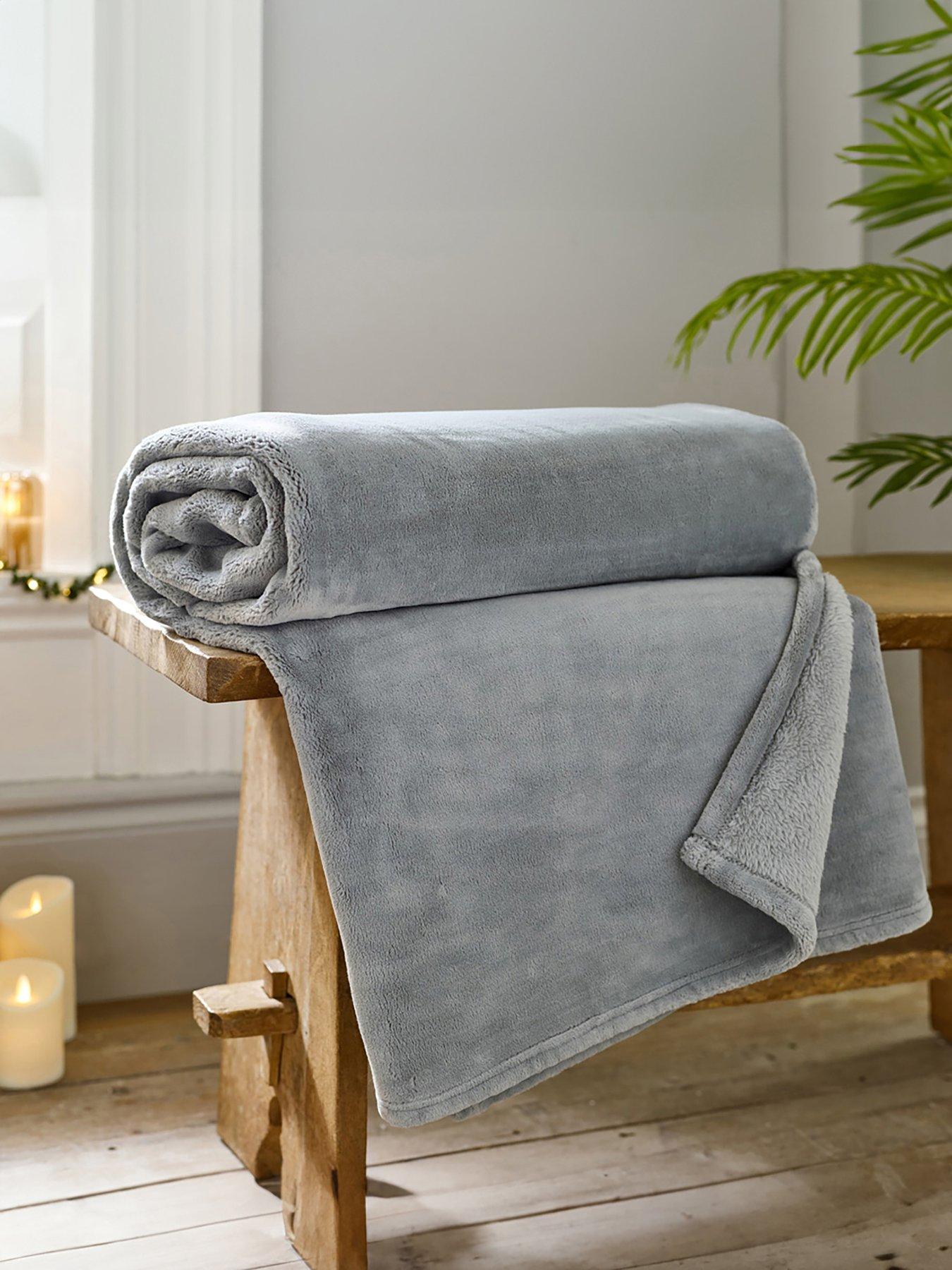 The Lyndon Co Coco Touch Plain Throw 140x180cm