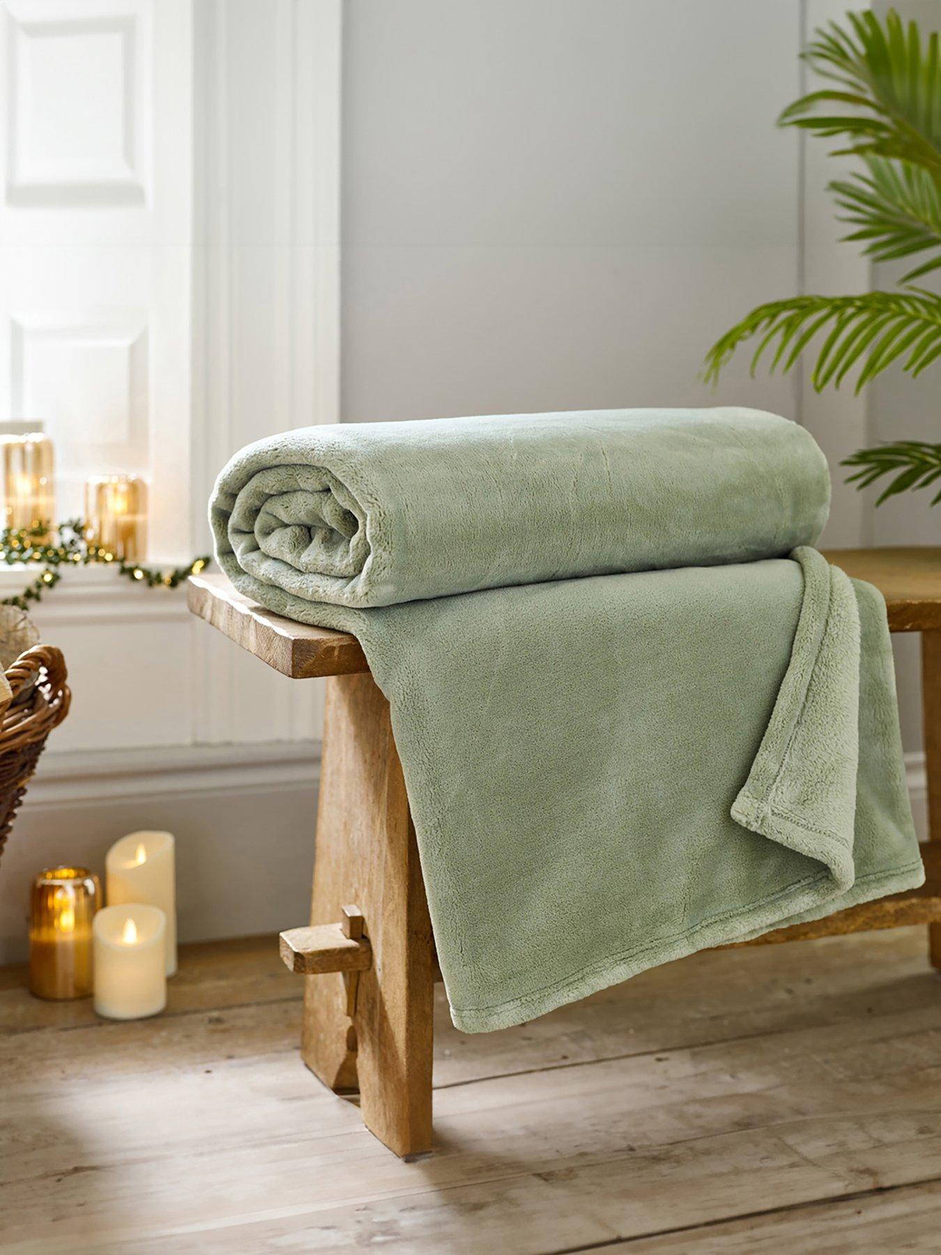 The Lyndon Co Coco Touch Plain Throw 140x180cm