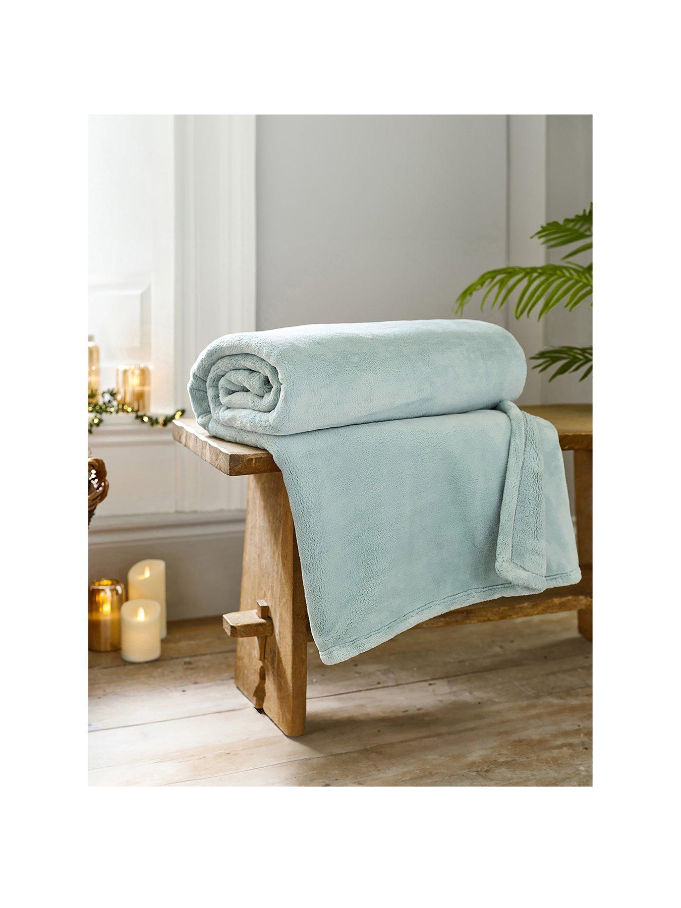 the-lyndon-co-coco-touch-plain-throw-140x180cm