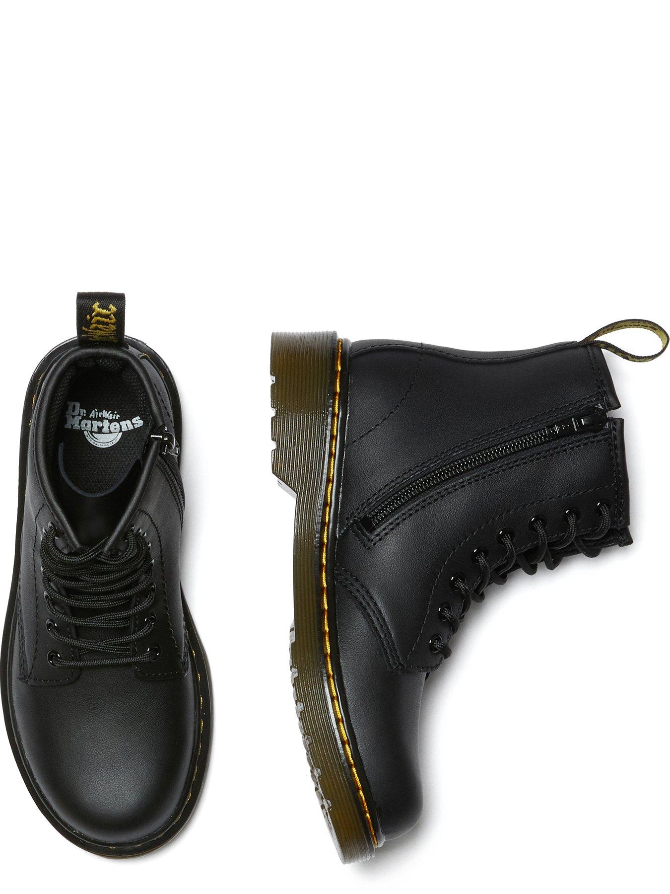 dr-martens-junior-1460-softy-t-8-eye-boots-blackoutfit