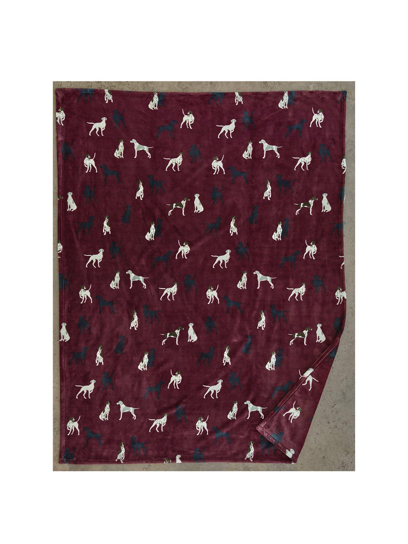the-lyndon-co-heated-throw-hounds-140x180cmstillFront