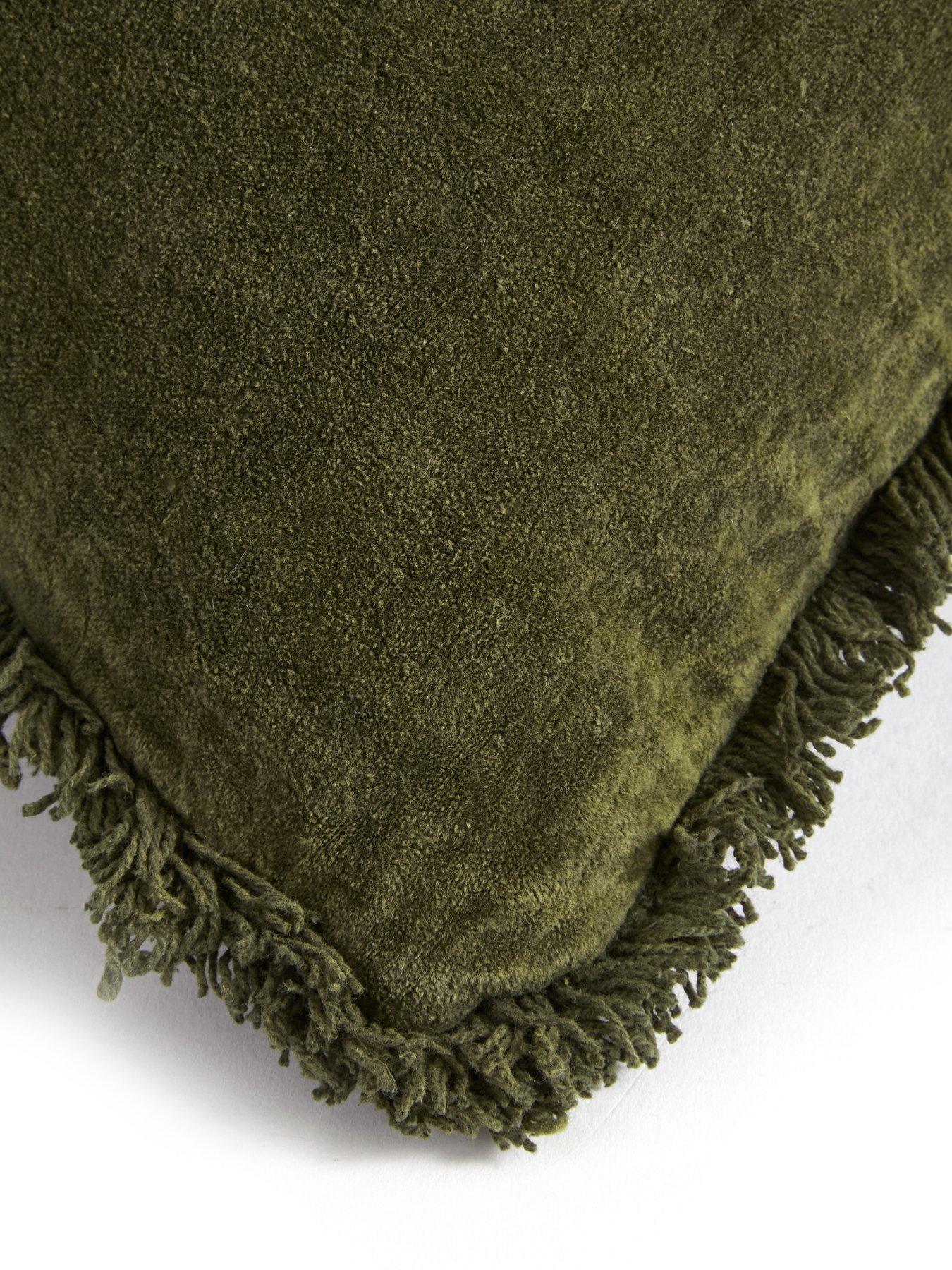 michelle-keegan-home-camilla-cushionback