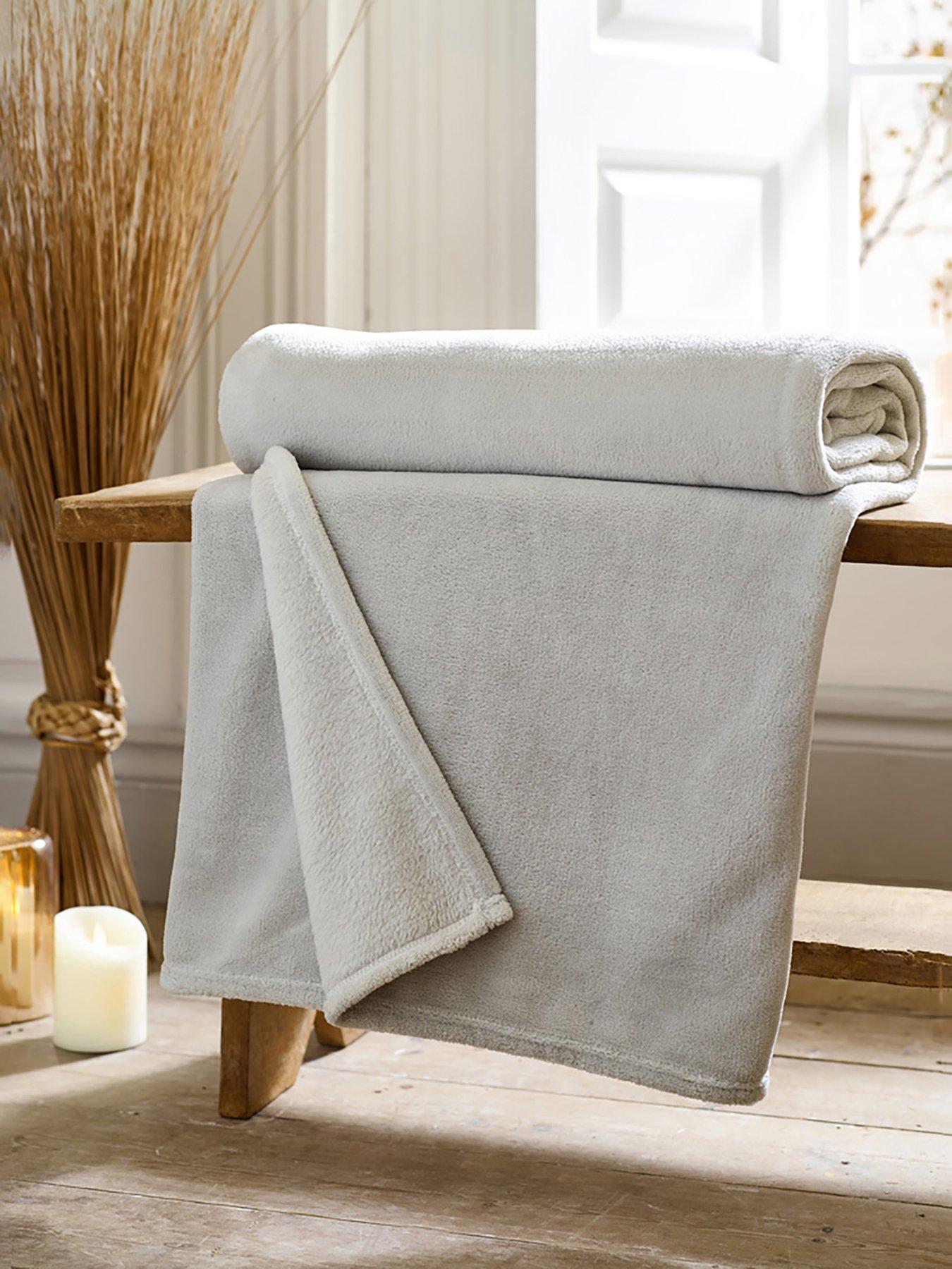 deyongs-snuggle-touch-throw-140x180cm