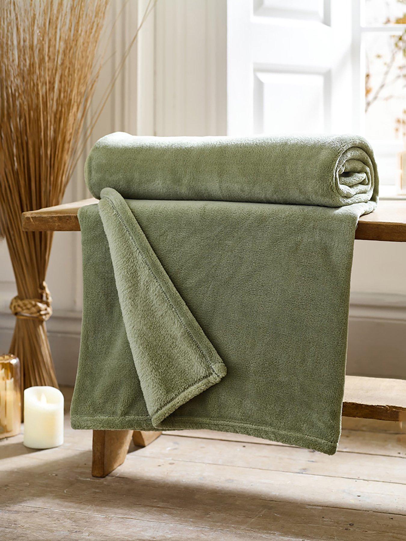 Deyongs Snuggle Touch Throw 140x180cm