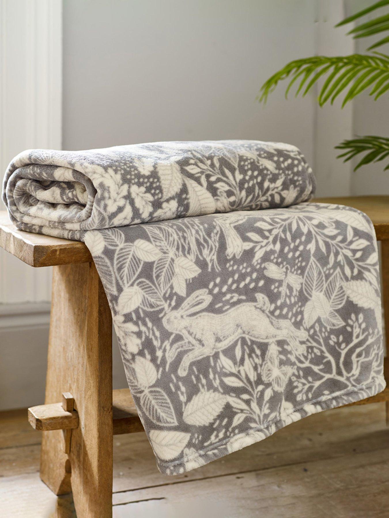 Deyongs Snuggle Touch Hidden Forest Throw 140x180cm