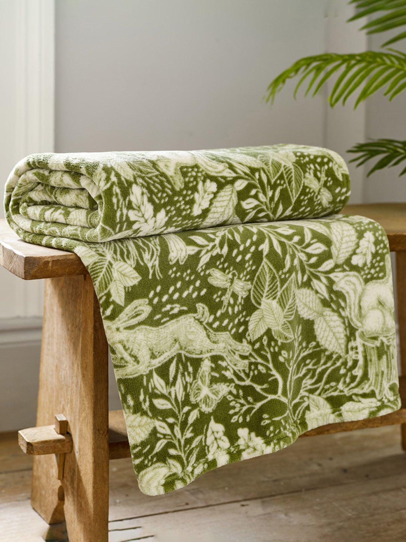 Deyongs Snuggle Touch Hidden Forest Throw 140x180cm