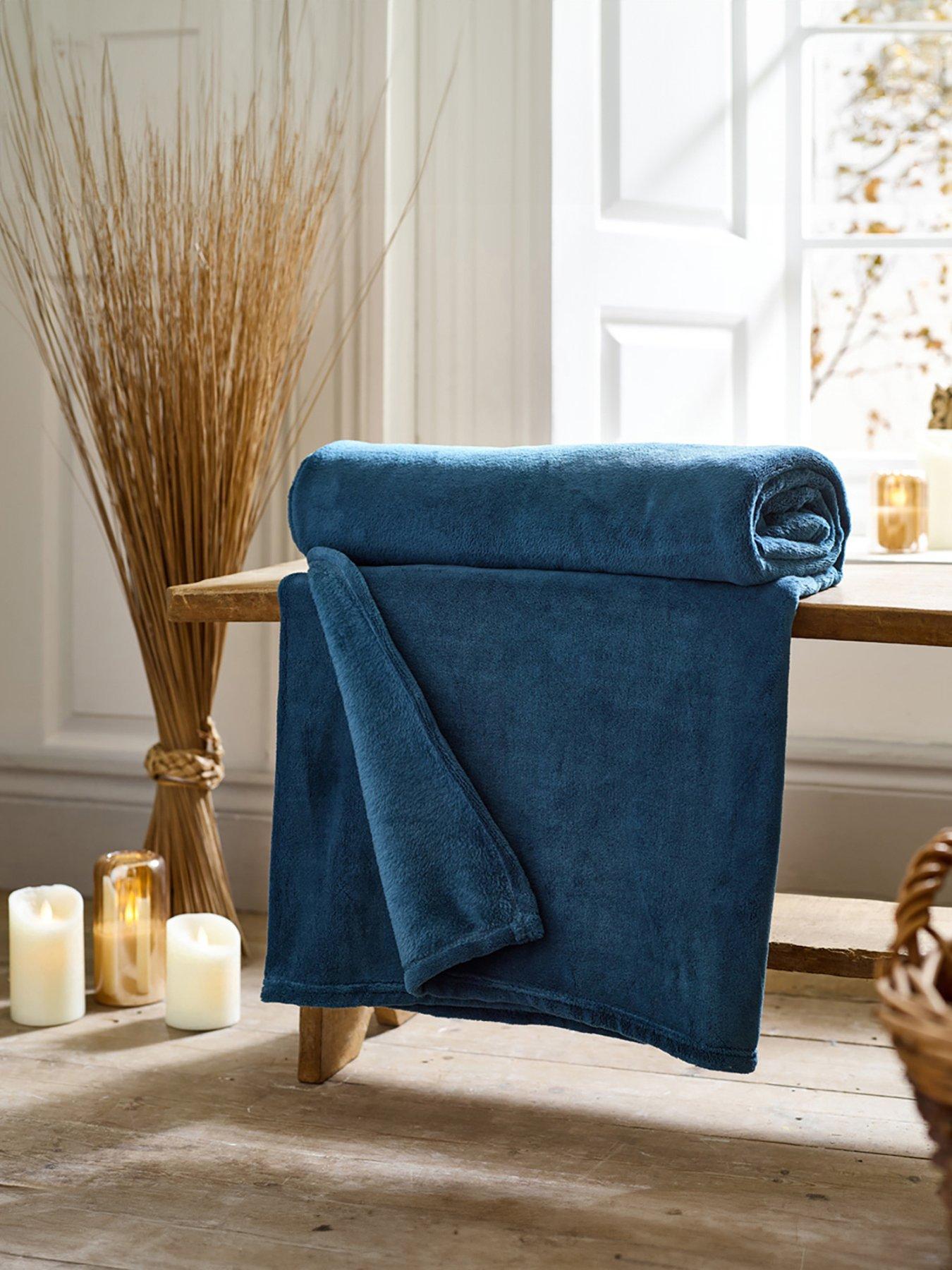 Deyongs Snuggle Touch Throw Festive 140x180cm