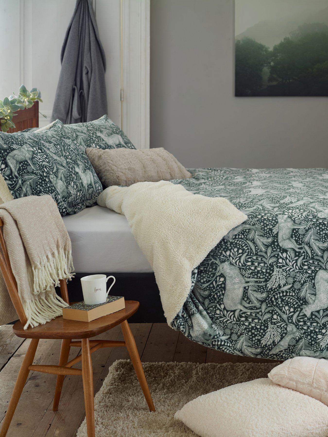 Deyongs Woodland Folk Sherpa Throw 140x180cm