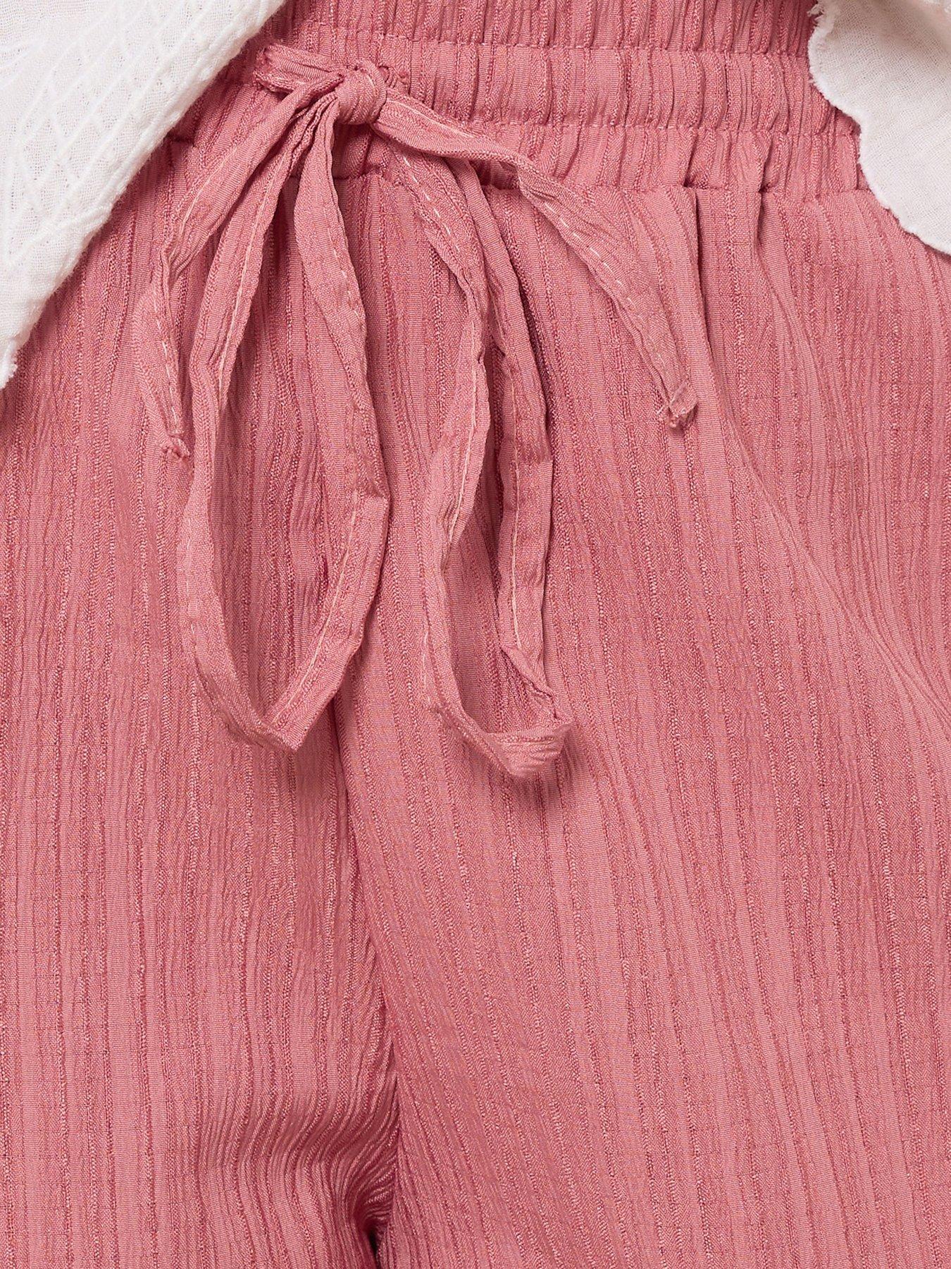 yours-curve-crinkle-shorts-pinkoutfit