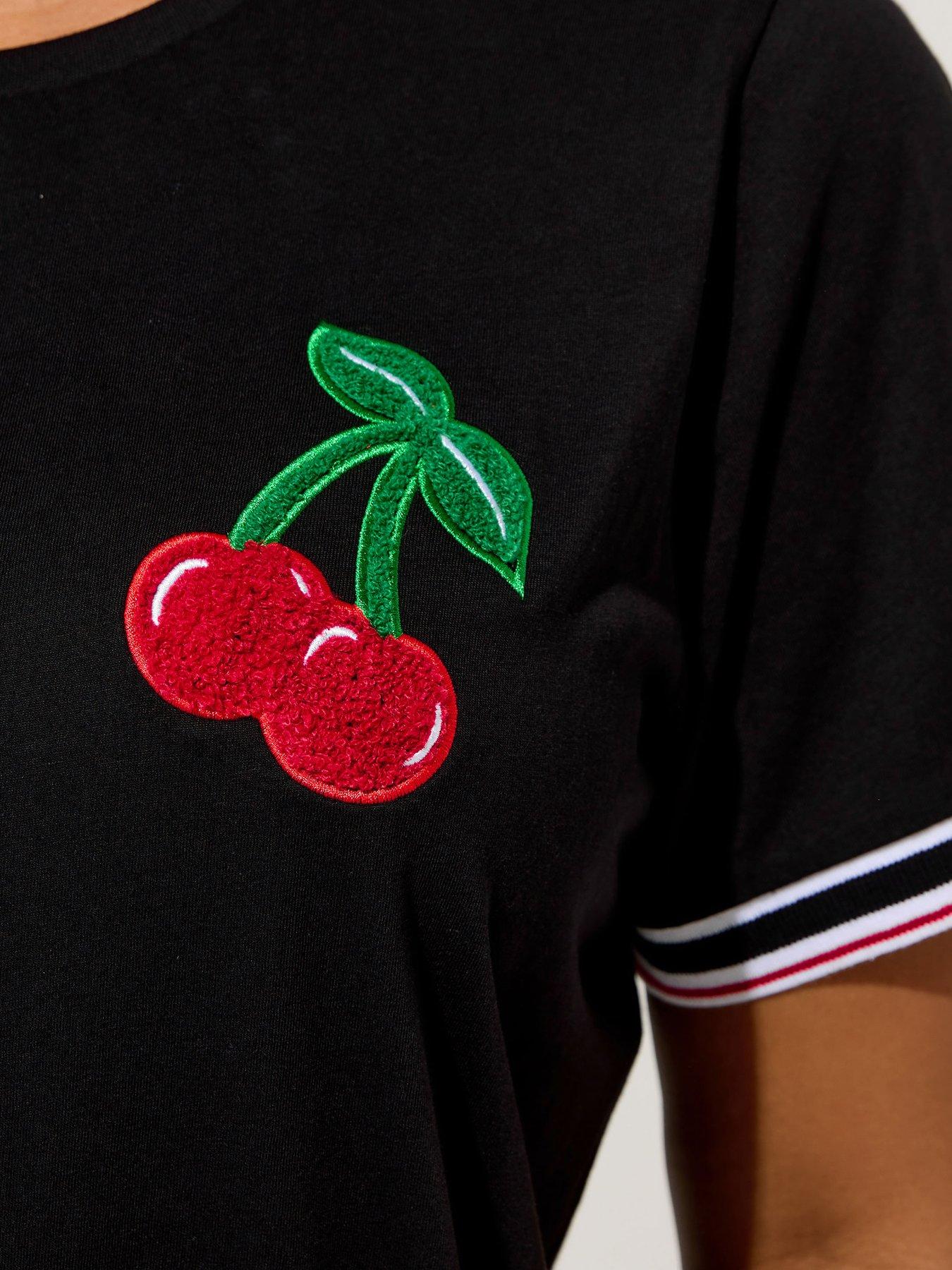 yours-curve-varsity-trim-t-shirt-blackoutfit