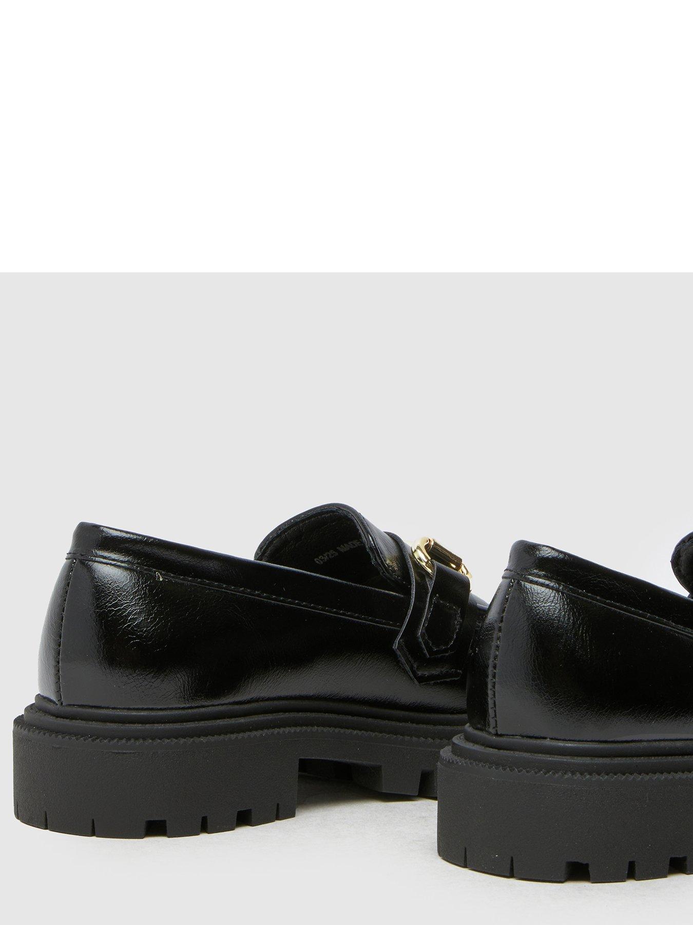 schuh-junior-loretta-patent-snaffle-loafers-blackoutfit