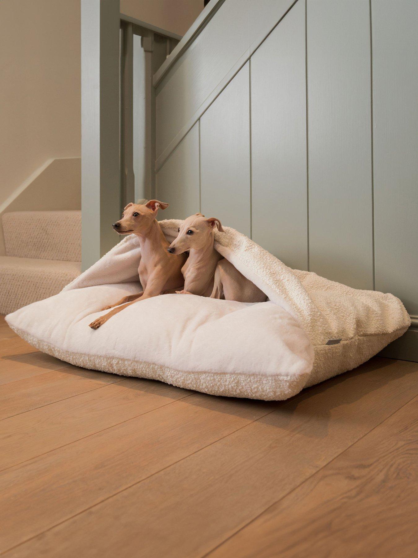 lords-and-labradors-boucle-sleepy-burrows-ivory