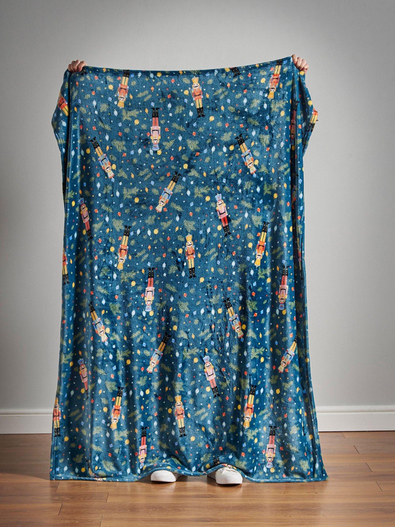 catherine-lansfield-nutcracker-christmas-throw--130x170cmback