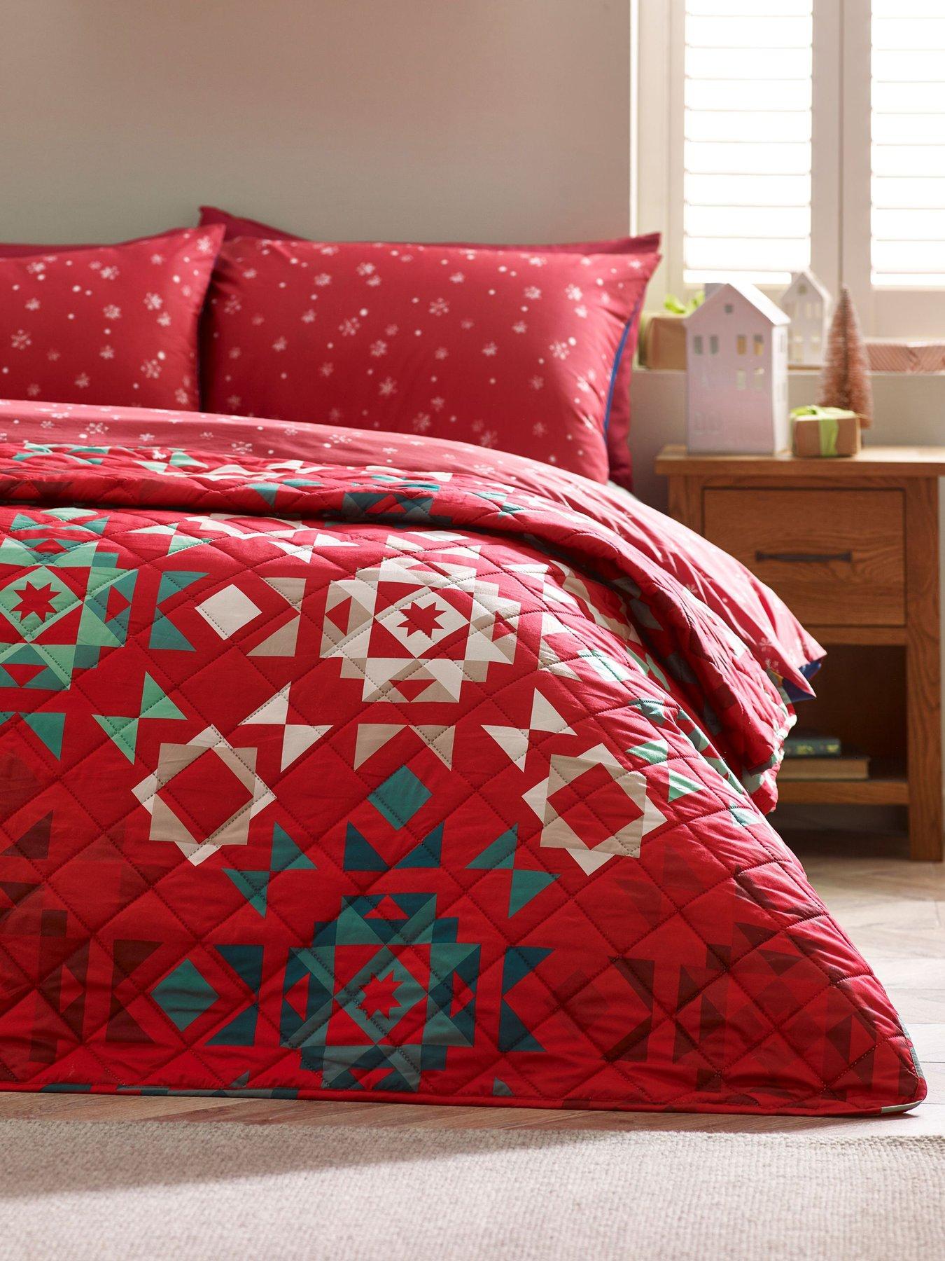 Catherine Lansfield Christmas Patchwork Bedspread- 220x230cm