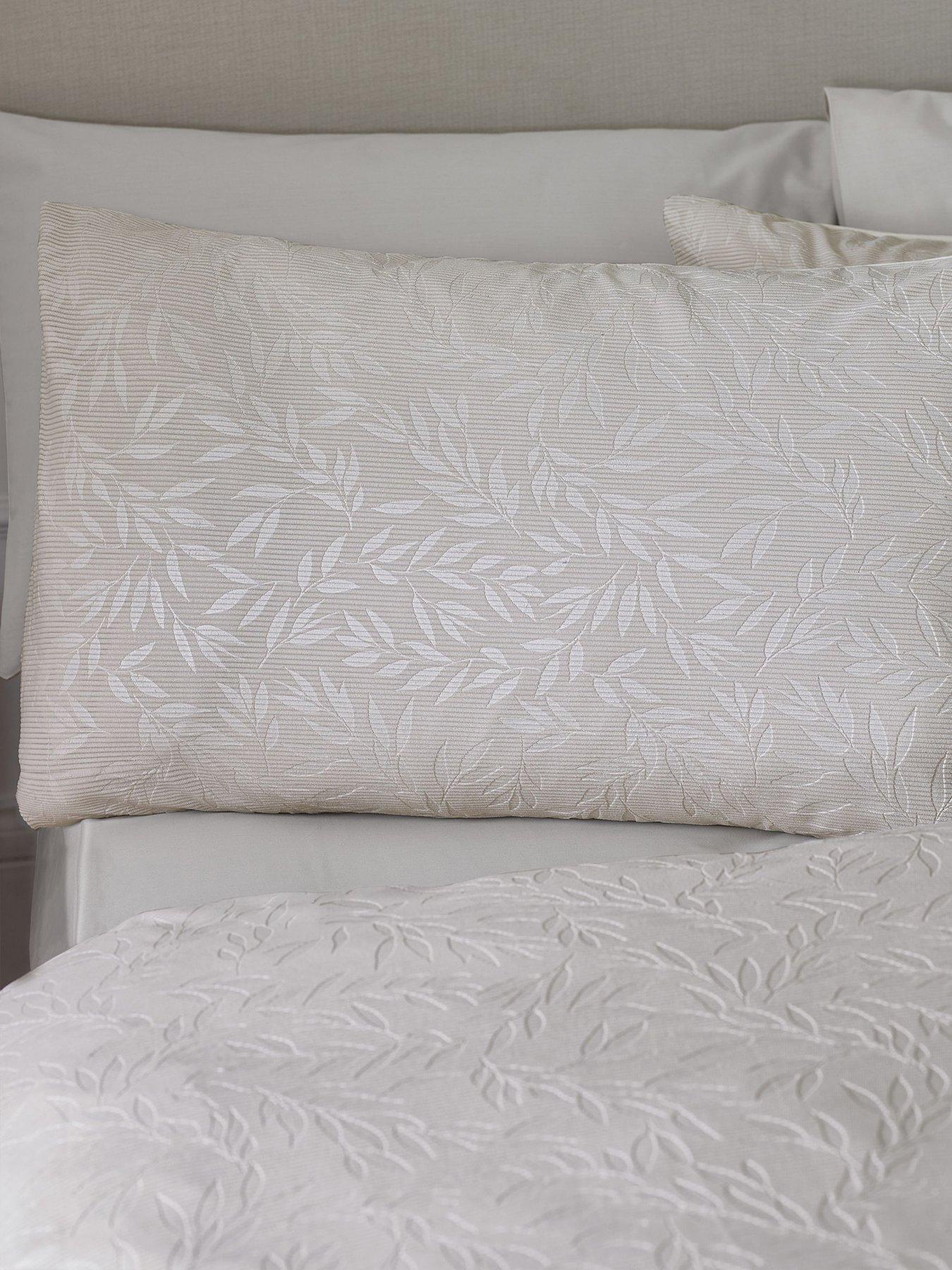 catherine-lansfield-corded-leaves-duvet-setoutfit