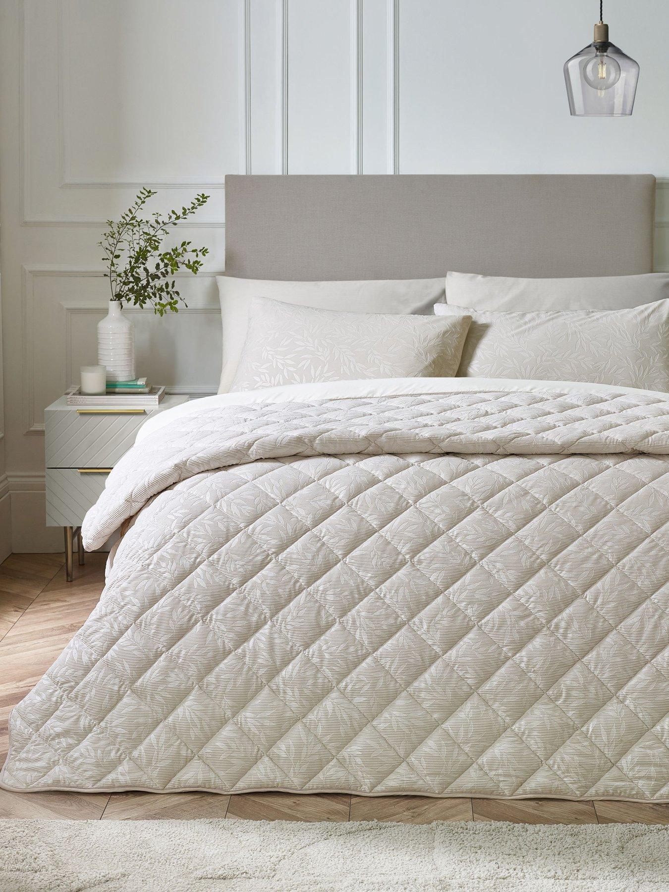 catherine-lansfield-corded-leaves-bedspread--240x260cmoutfit
