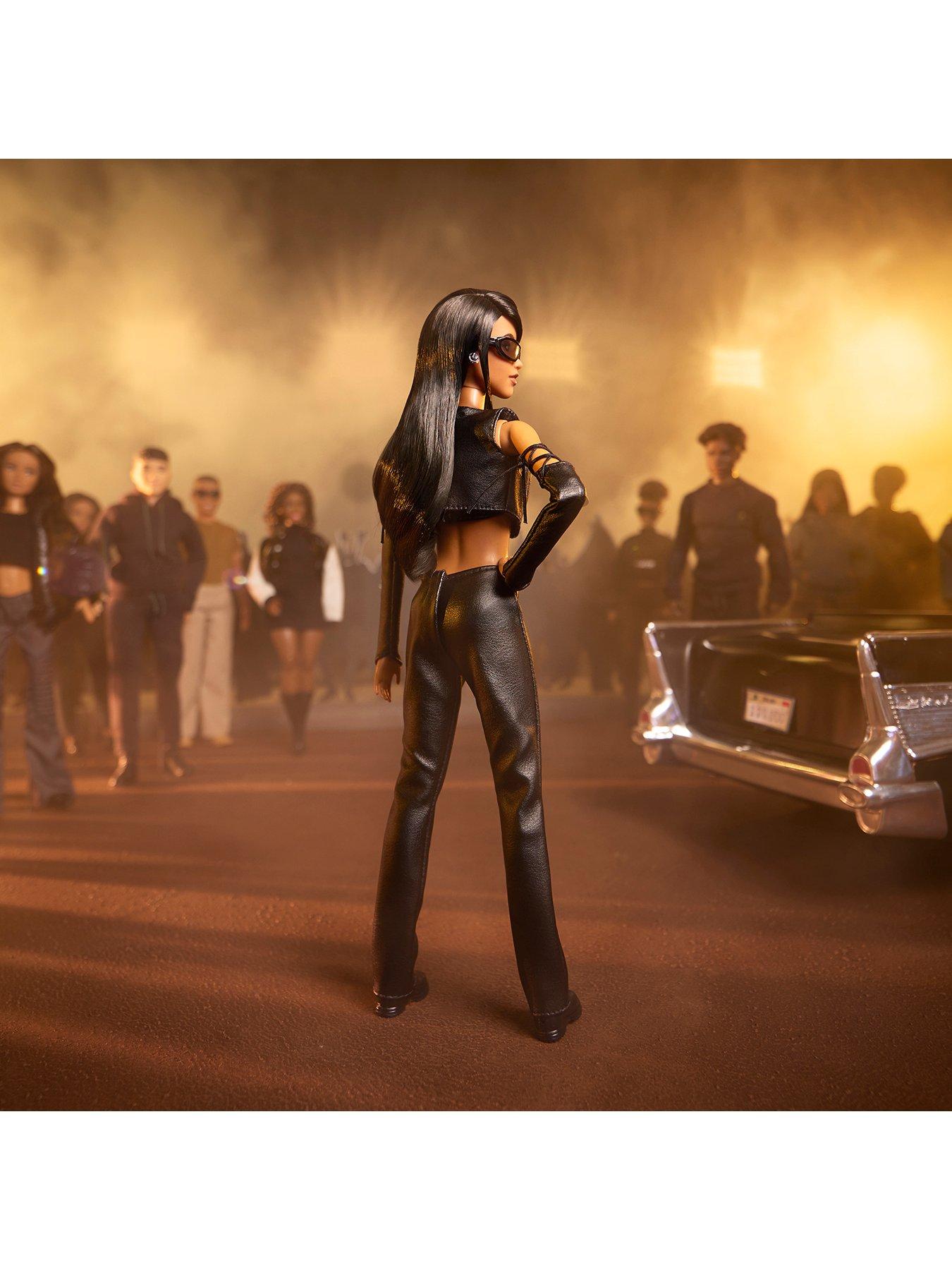 barbie-barbie-signature-aaliyah-collectible-doll-in-black-faux-leather-outfitdetail