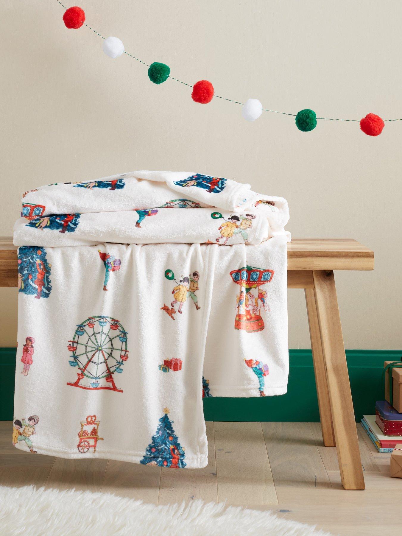 Belle & Boo Christmas Fairground Throw- 150x200cm