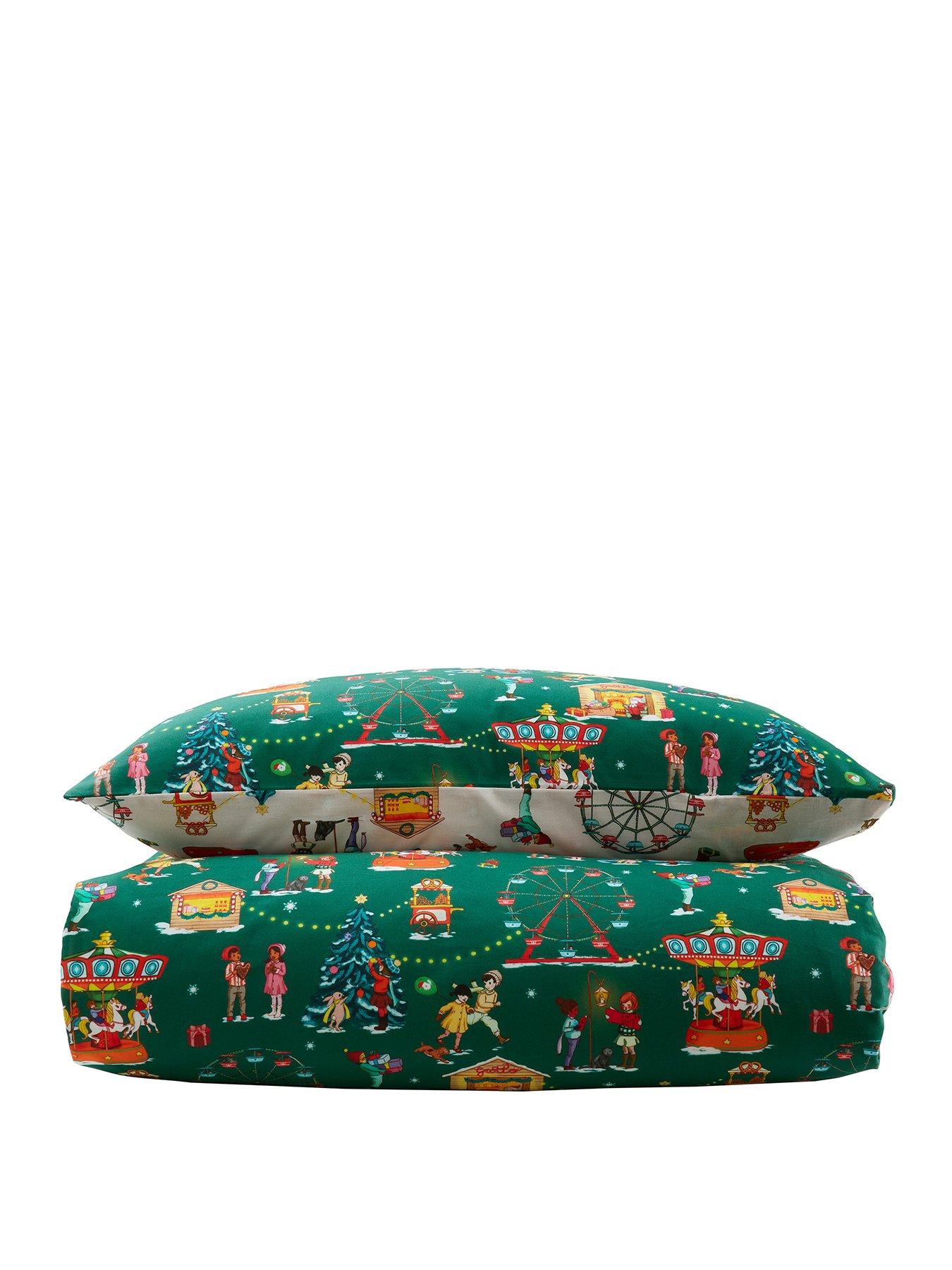 belle-boo-christmas-fairground-reversible-100-cotton-duvet-set-greenstillFront
