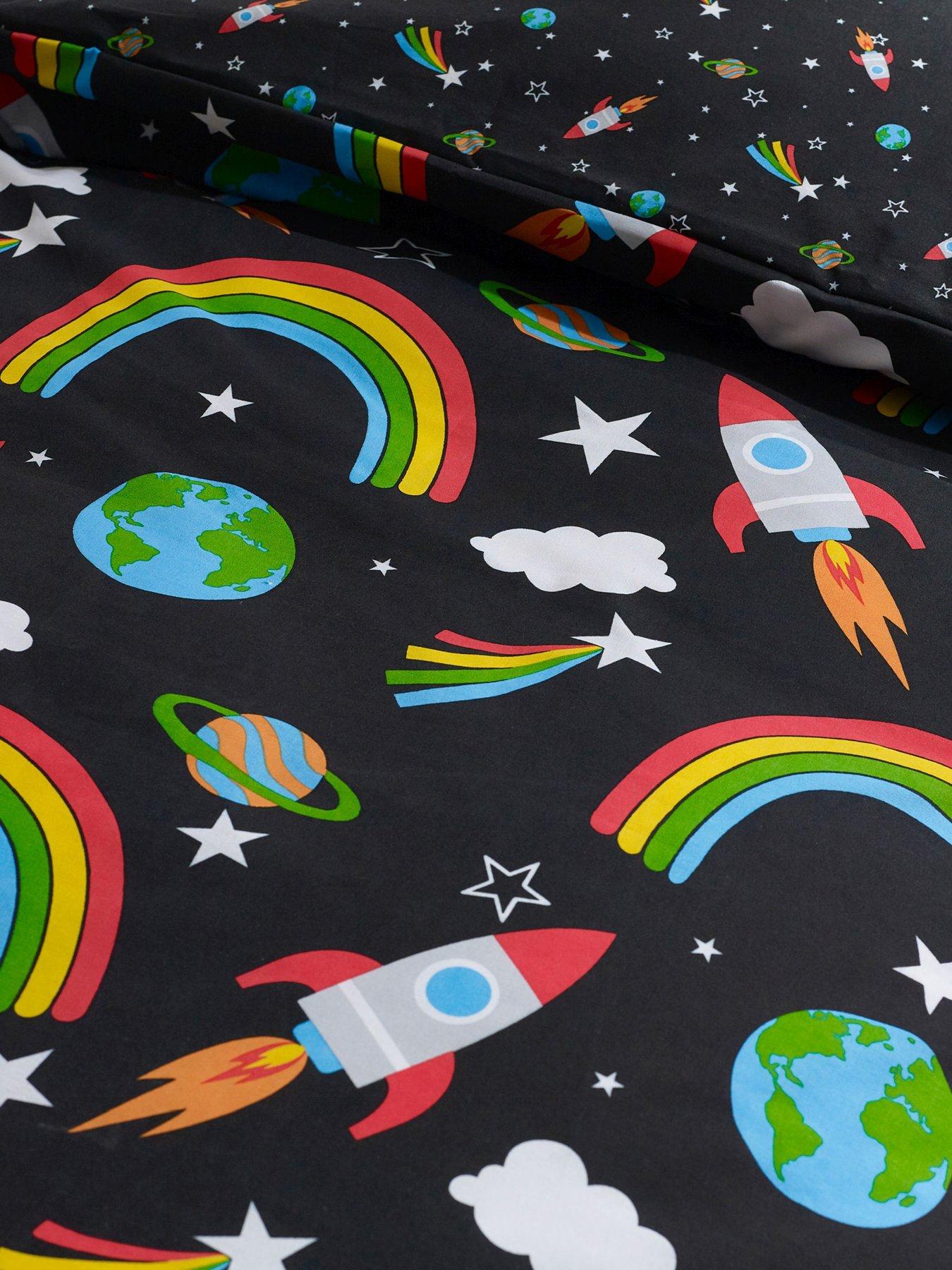 catherine-lansfield-rainbow-rockets-duvet-setdetail