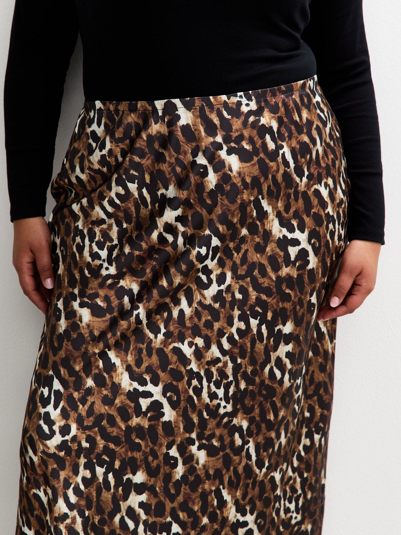 new-look-curves-leopard-print-bias-cut-midi-skirt-brownoutfit