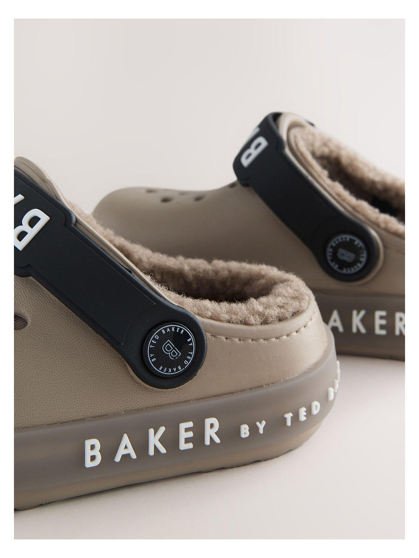 ted-baker-younger-boys-light-up-clog-beigeoutfit
